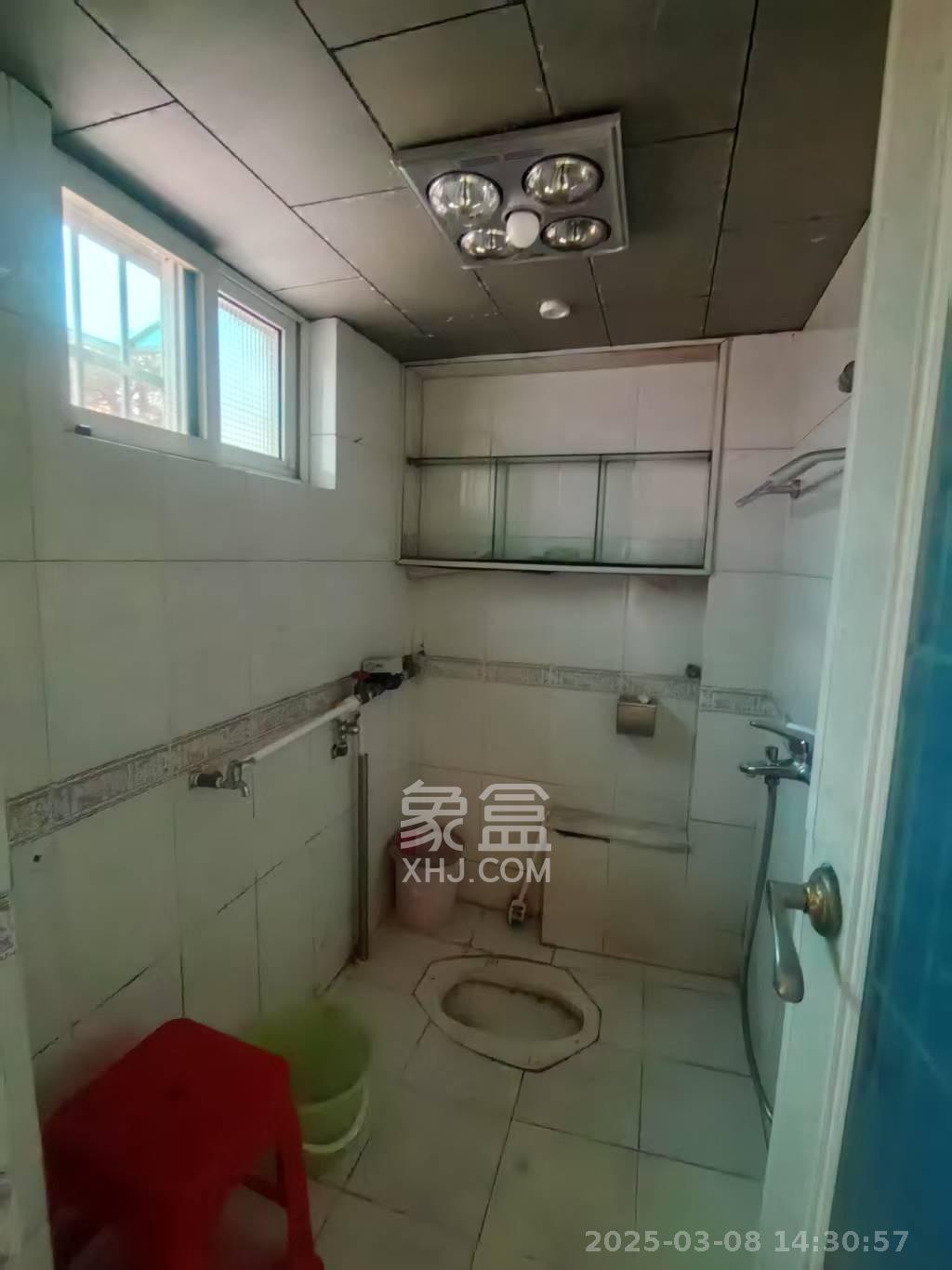 定王台公寓  3室1厅2卫   3500.00元/月室内图
