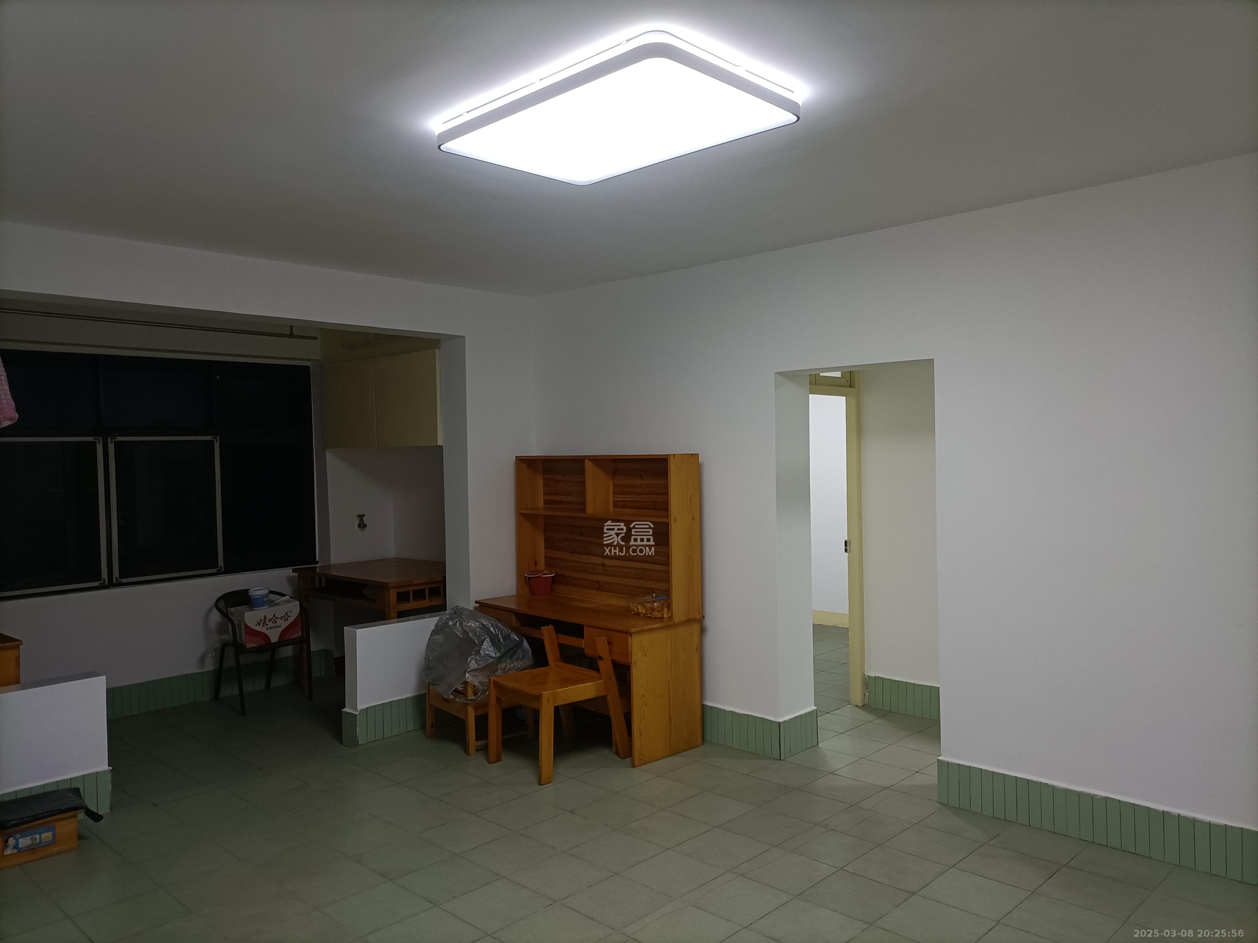 天心区教师村宿舍 3室2厅1卫 1900.0元/月 天心区教师村宿舍 3室2厅1卫 1900.0元/月室内图