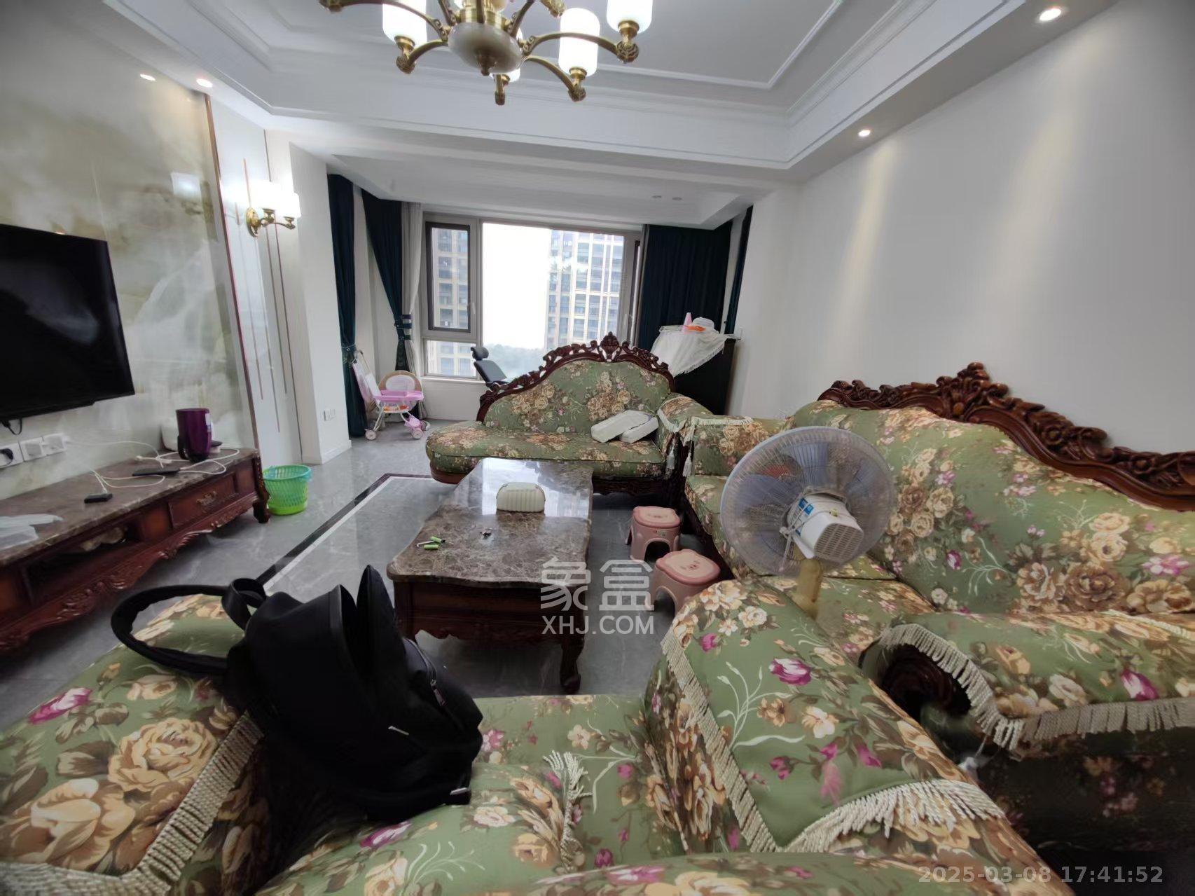 长房上层国际 3室2厅2卫 2600.0元/月 长房上层国际 3室2厅2卫 2600.0元/月室内图