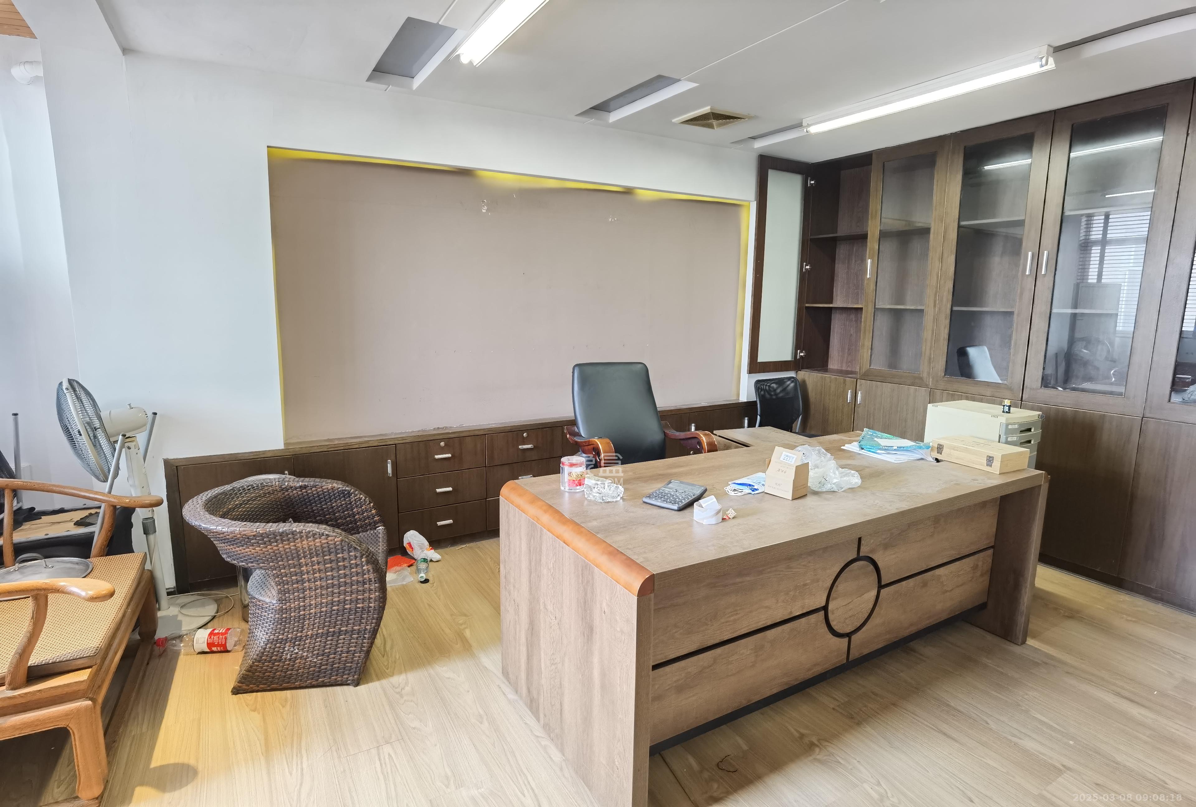 上河国际F座  1室1厅0卫   2500.00元/月室内图