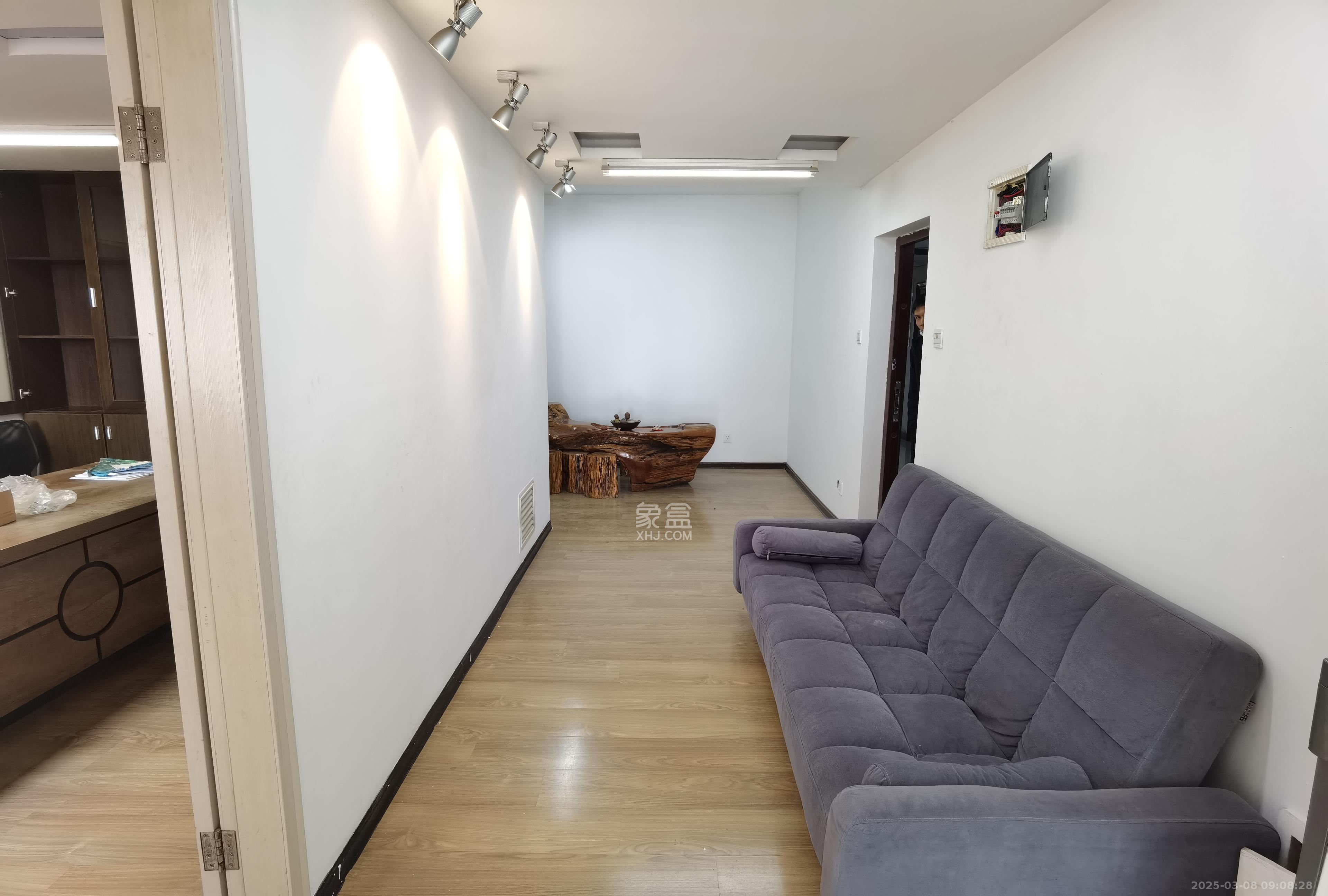 上河国际F座  1室1厅0卫   2500.00元/月室内图