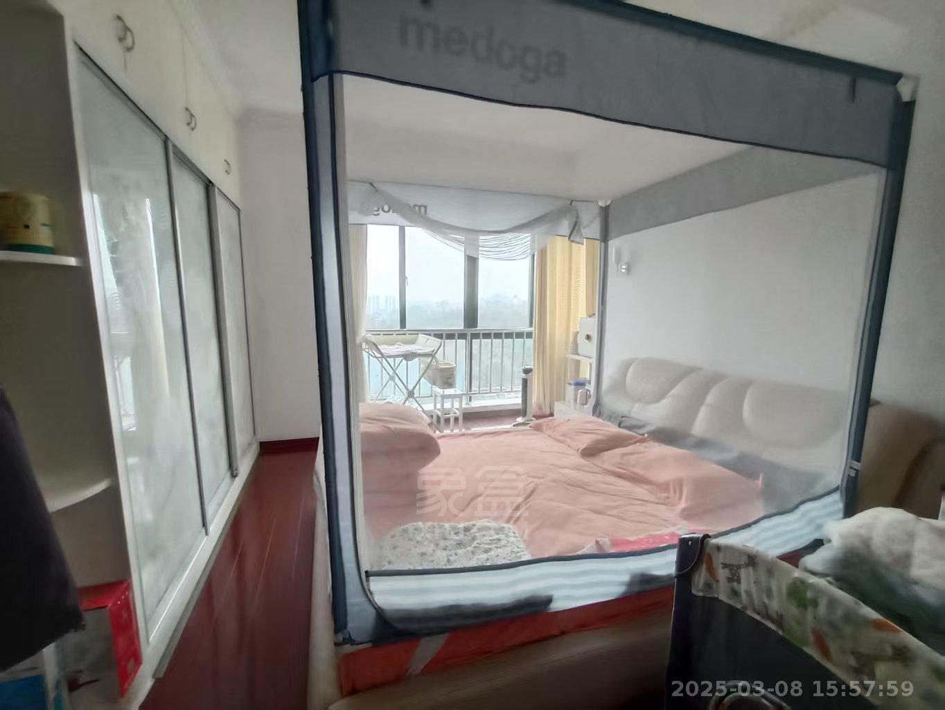 经世皇城 3室2厅2卫 2200.0元/月 经世皇城 3室2厅2卫 2200.0元/月室内图