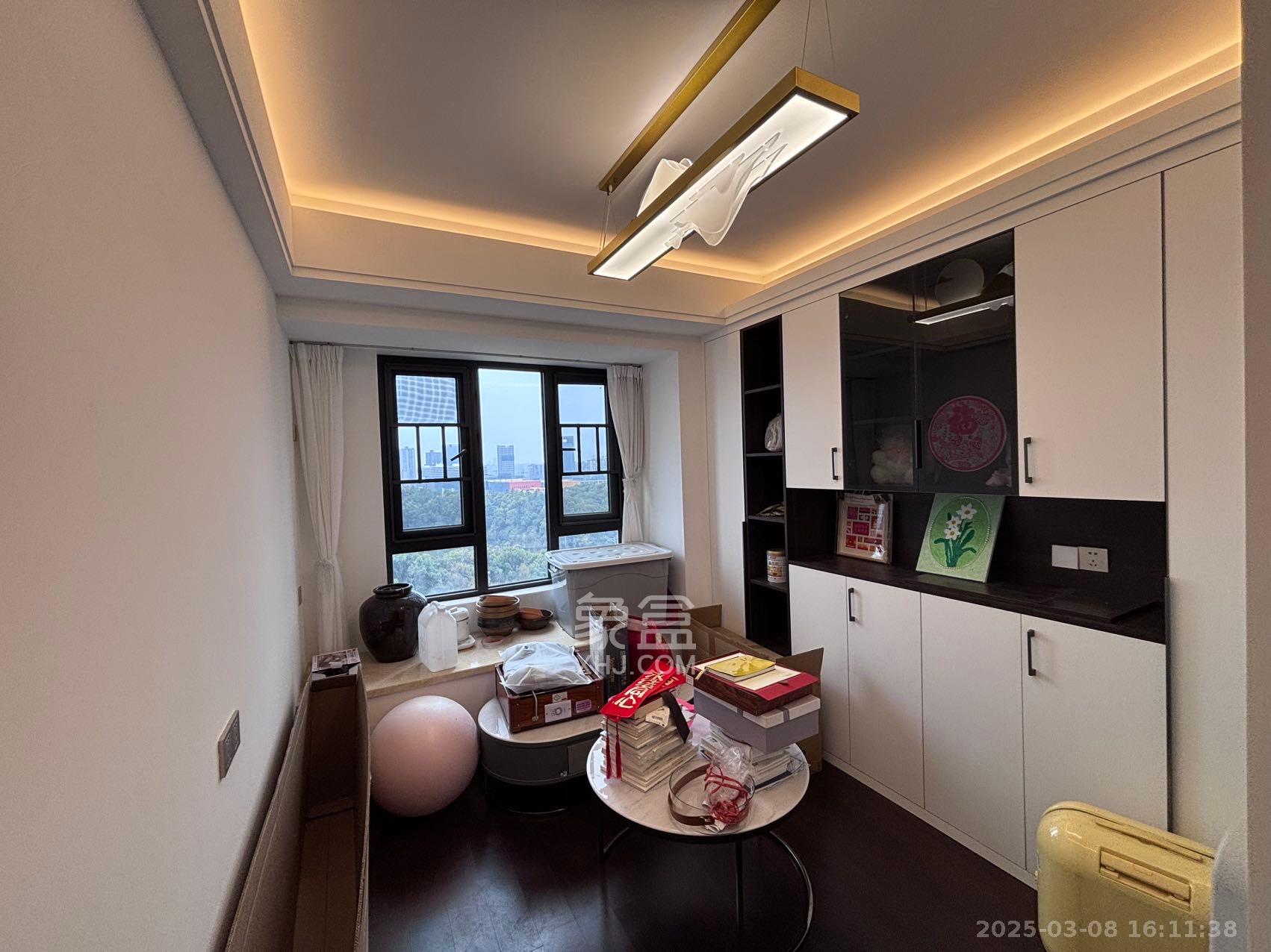 东原麓印长江E区  4室2厅2卫    5200.0元/月 东原麓印长江E区  4室2厅2卫    5200.0元/月室内图