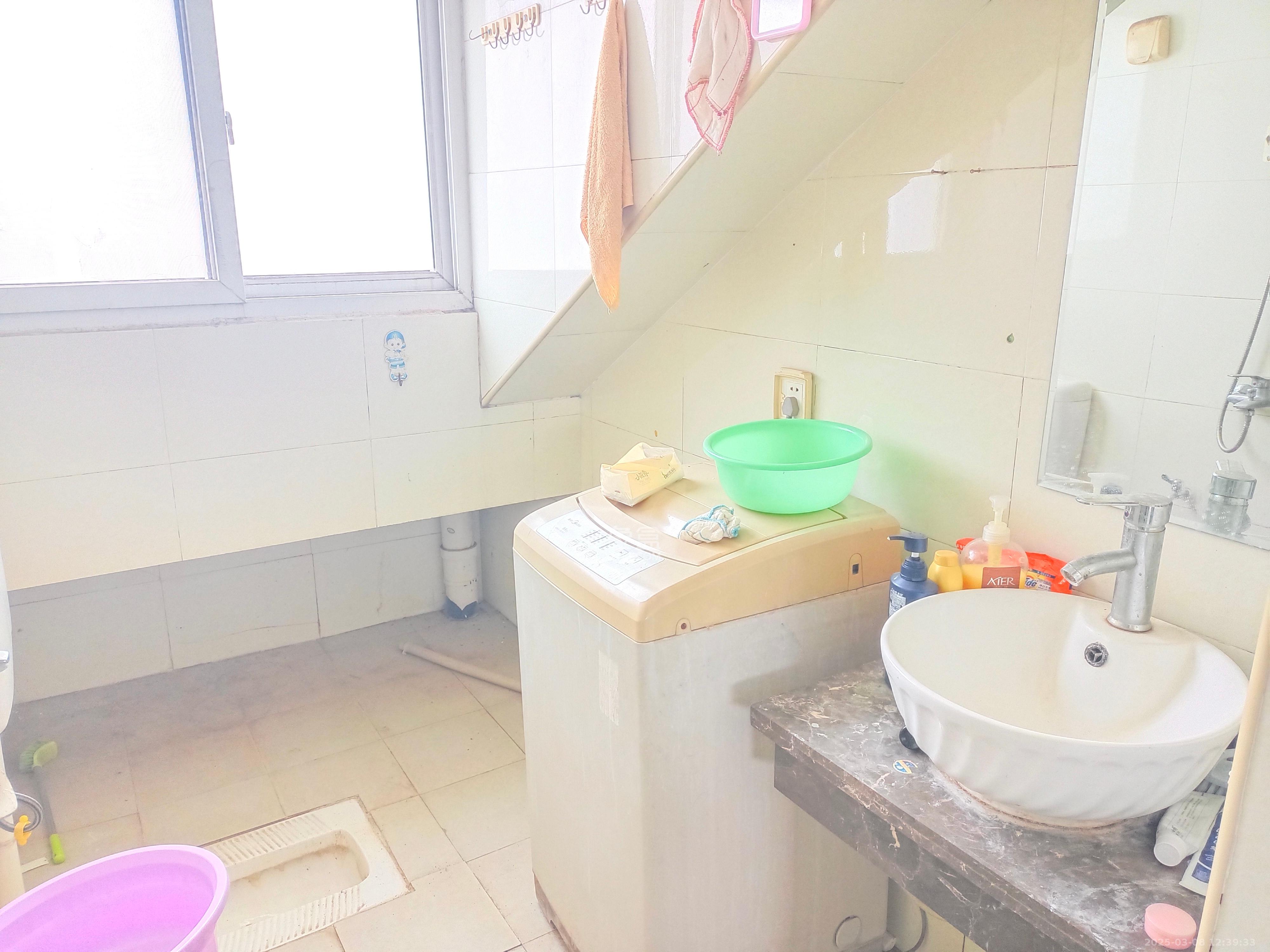 鄱阳小区  1室1厅1卫   700.00元/月室内图