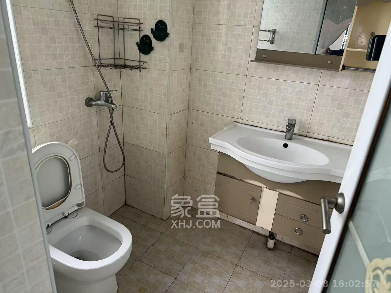 尊邸华庭  1室1厅1卫   1600.00元/月室内图