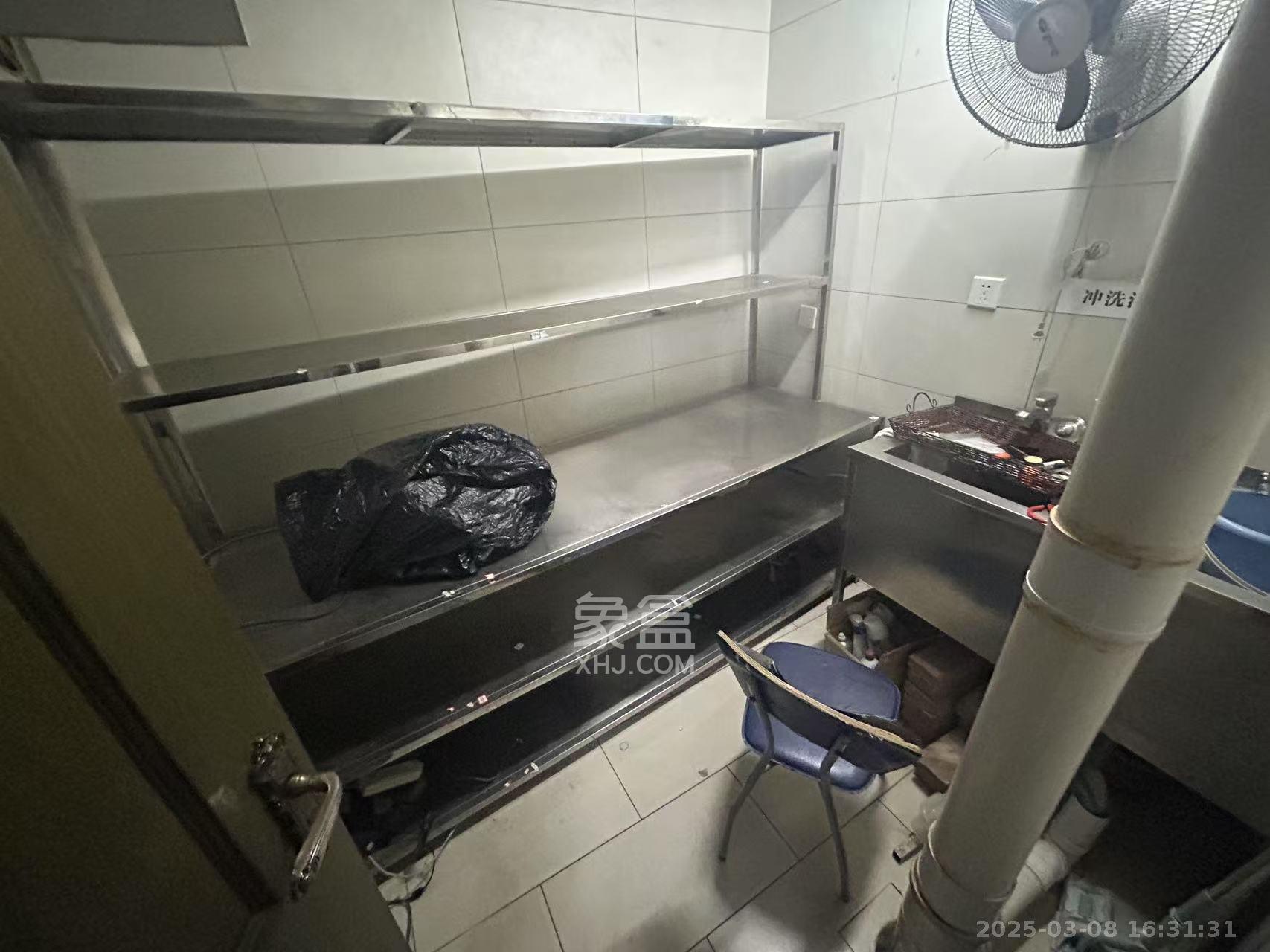 上海城小区 3室2厅2卫 3500.0元/月 上海城小区 3室2厅2卫 3500.0元/月室内图