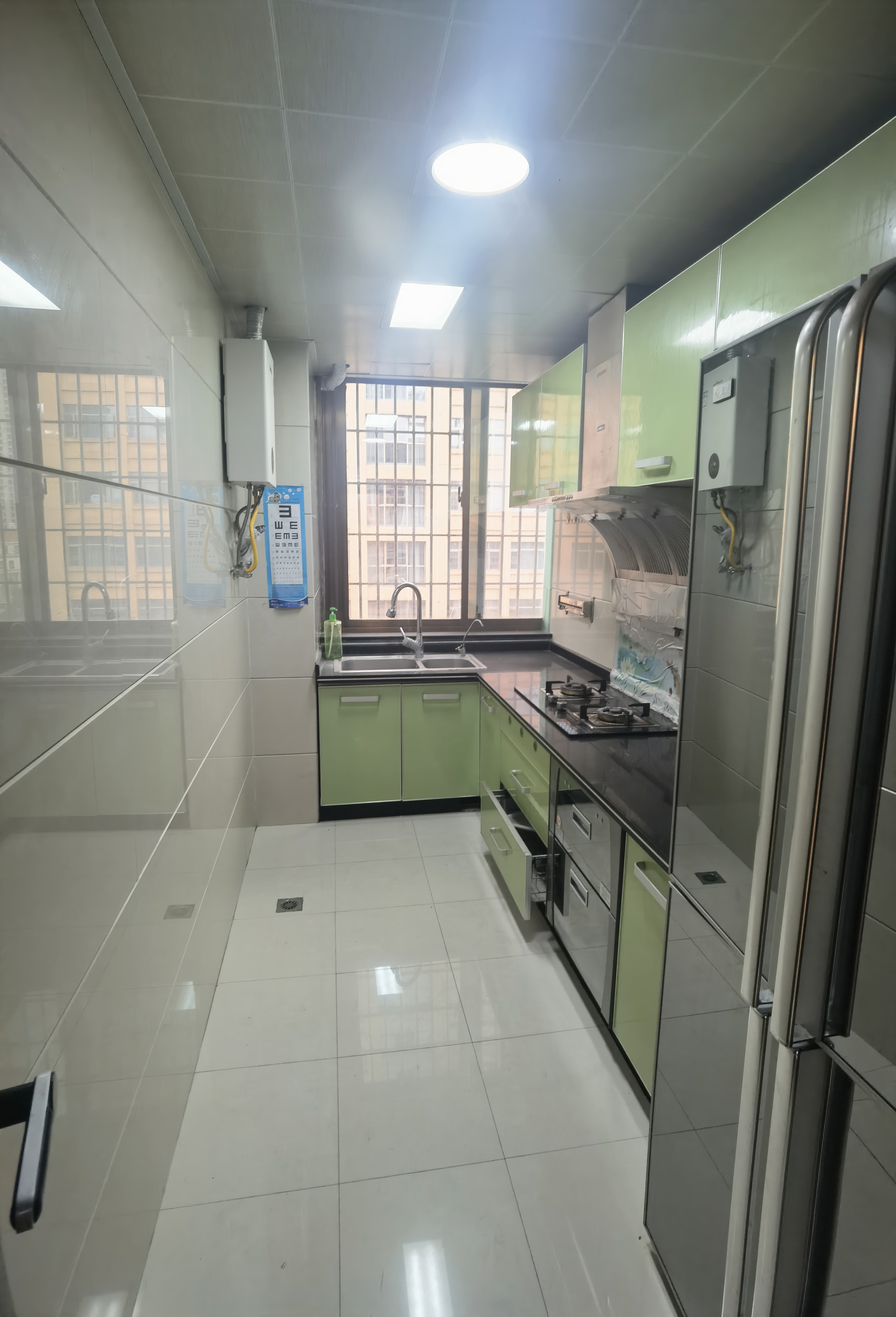 鸿都苑 3室2厅2卫 49.8万 鸿都苑 3室2厅2卫 49.8万客厅