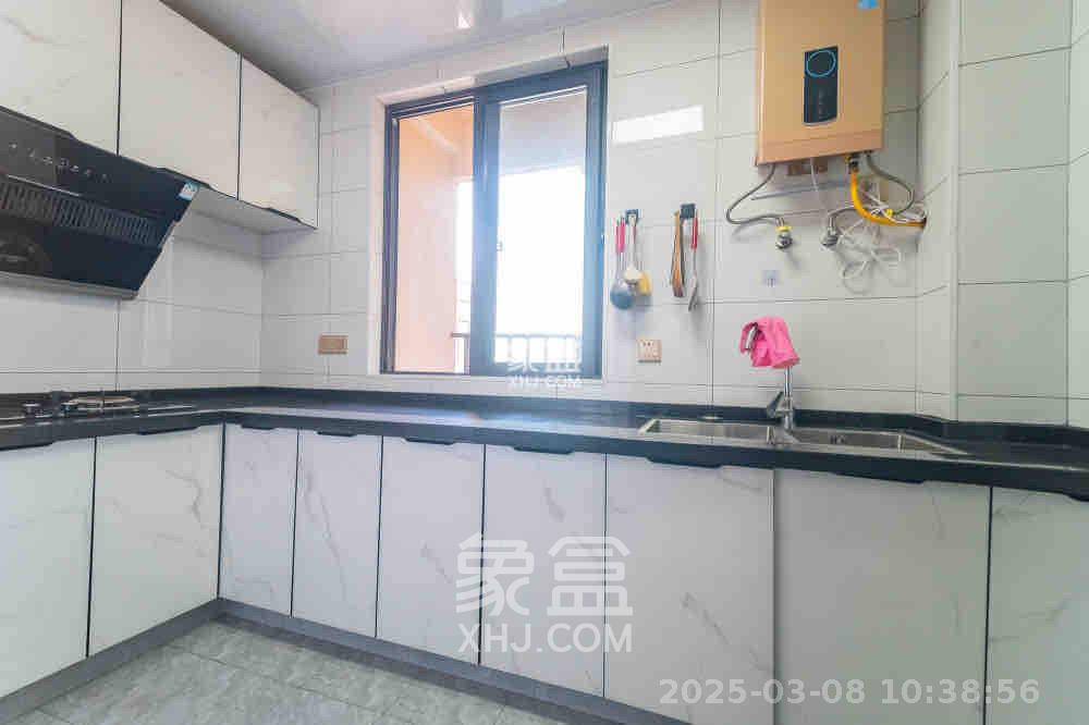 新城悦隽  3室2厅2卫   3000.00元/月室内图