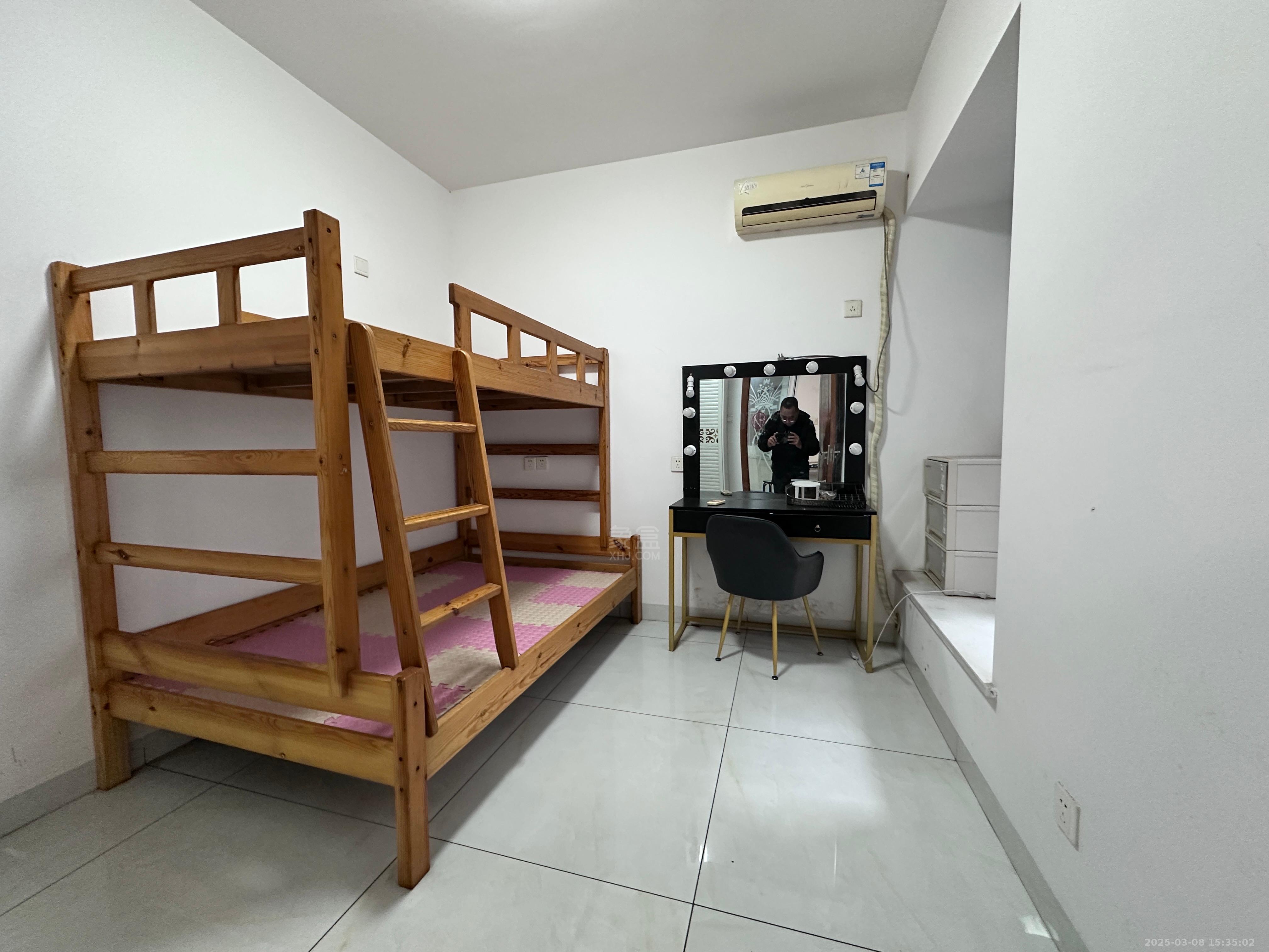 山水洲城华晨第一城 2室2厅1卫 1500.0元/月 山水洲城华晨第一城 2室2厅1卫 1500.0元/月室内图