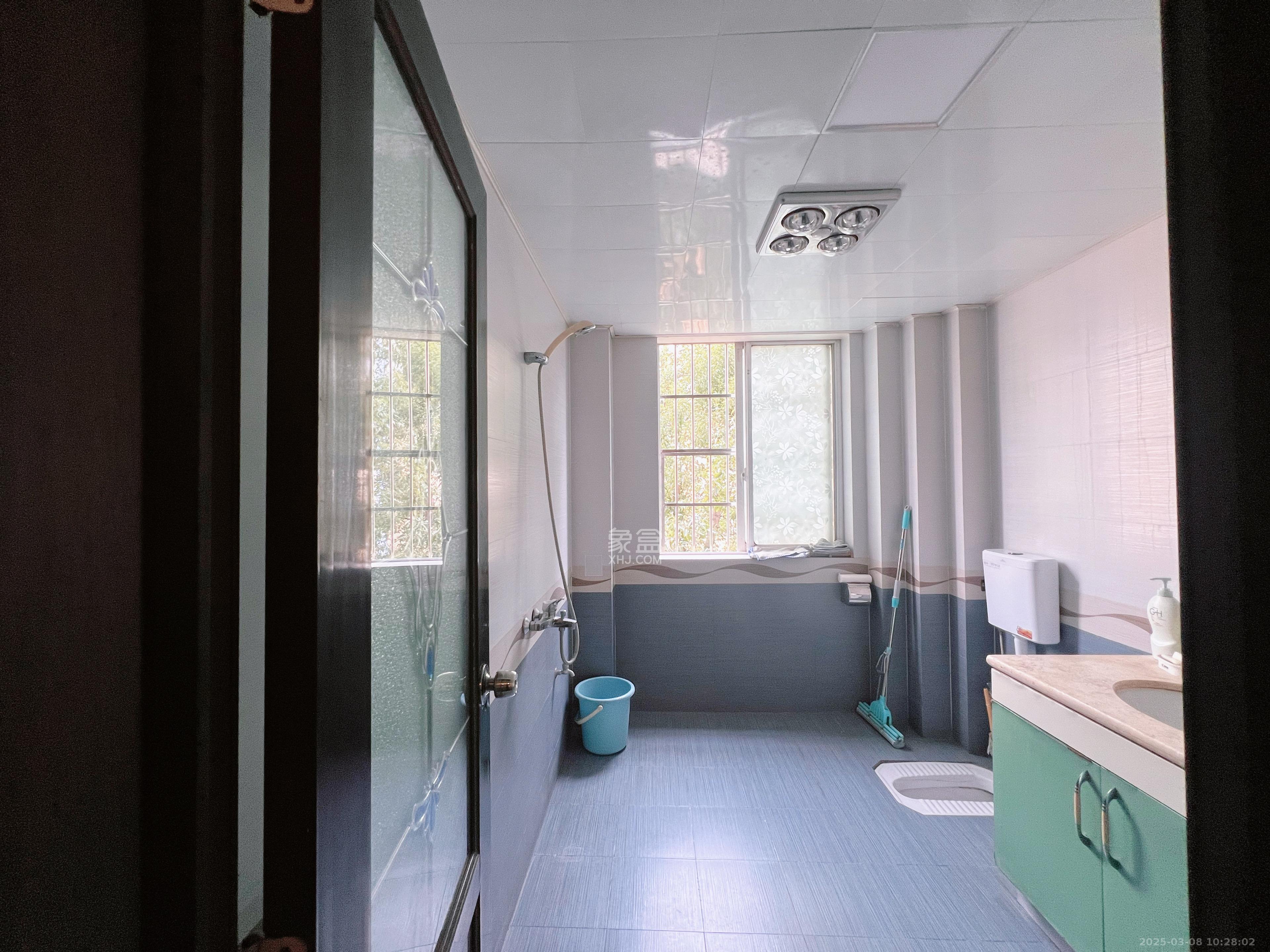 金侨世纪苑 5室2厅3卫 95.0万 金侨世纪苑 5室2厅3卫 95.0万室内图