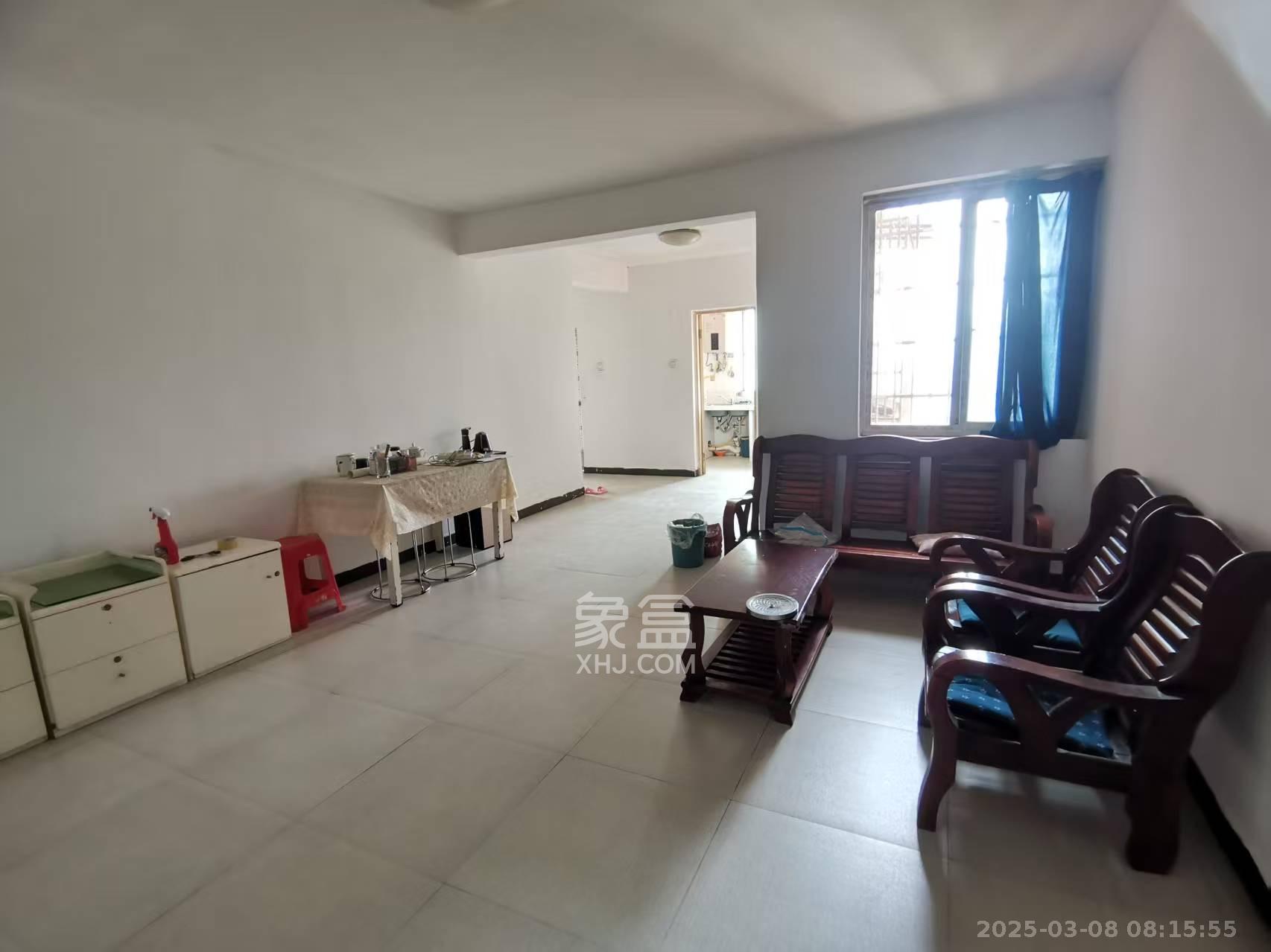 标准件厂宿舍(长沙标准件总厂宿舍) 2室2厅1卫 1600.0元/月 标准件厂宿舍(长沙标准件总厂宿舍) 2室2厅1卫 1600.0元/月室内图