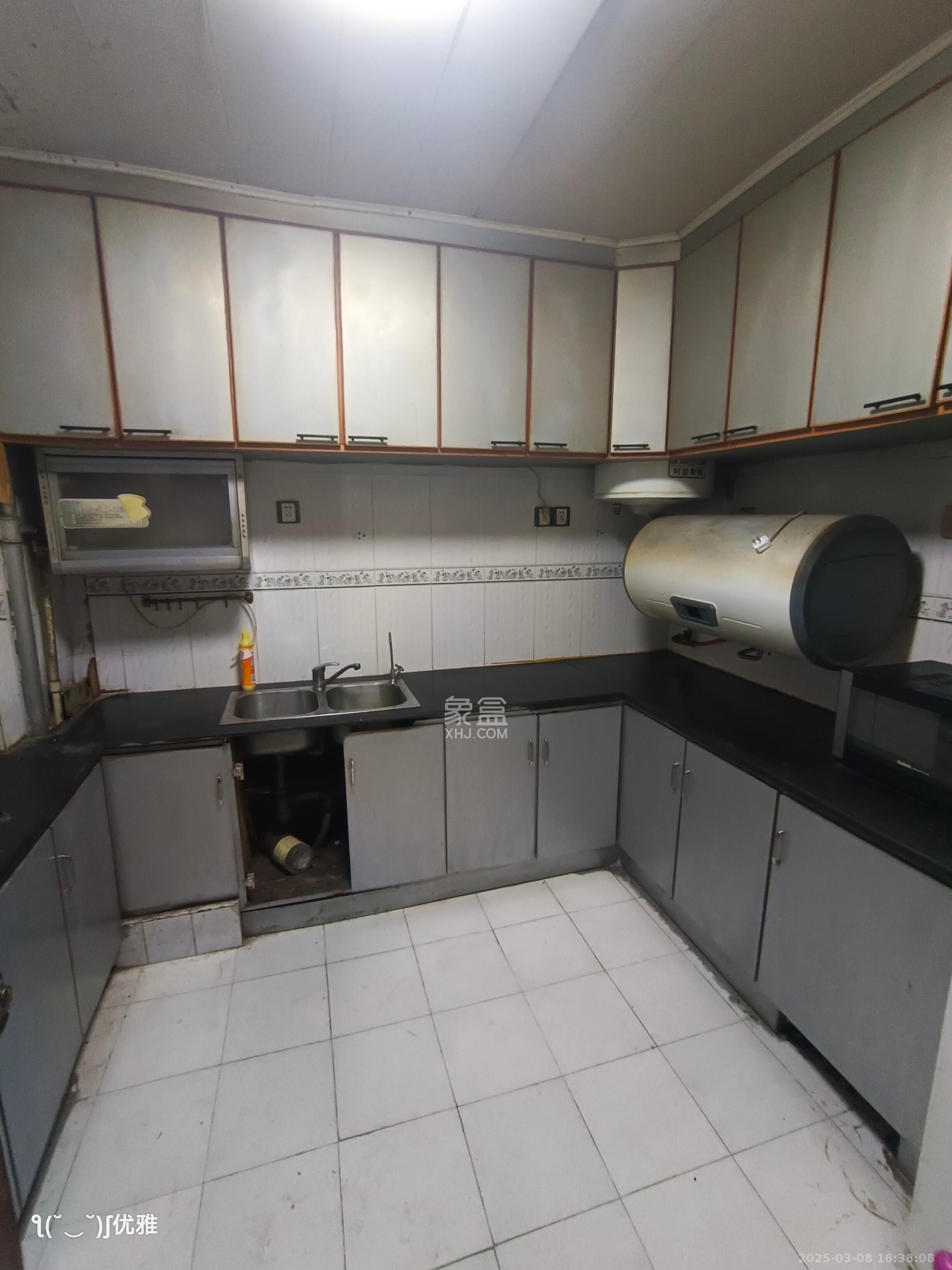 天心城市广场(黄金之城)  3室2厅2卫    2600.0元/月 天心城市广场(黄金之城)  3室2厅2卫    2600.0元/月室内图