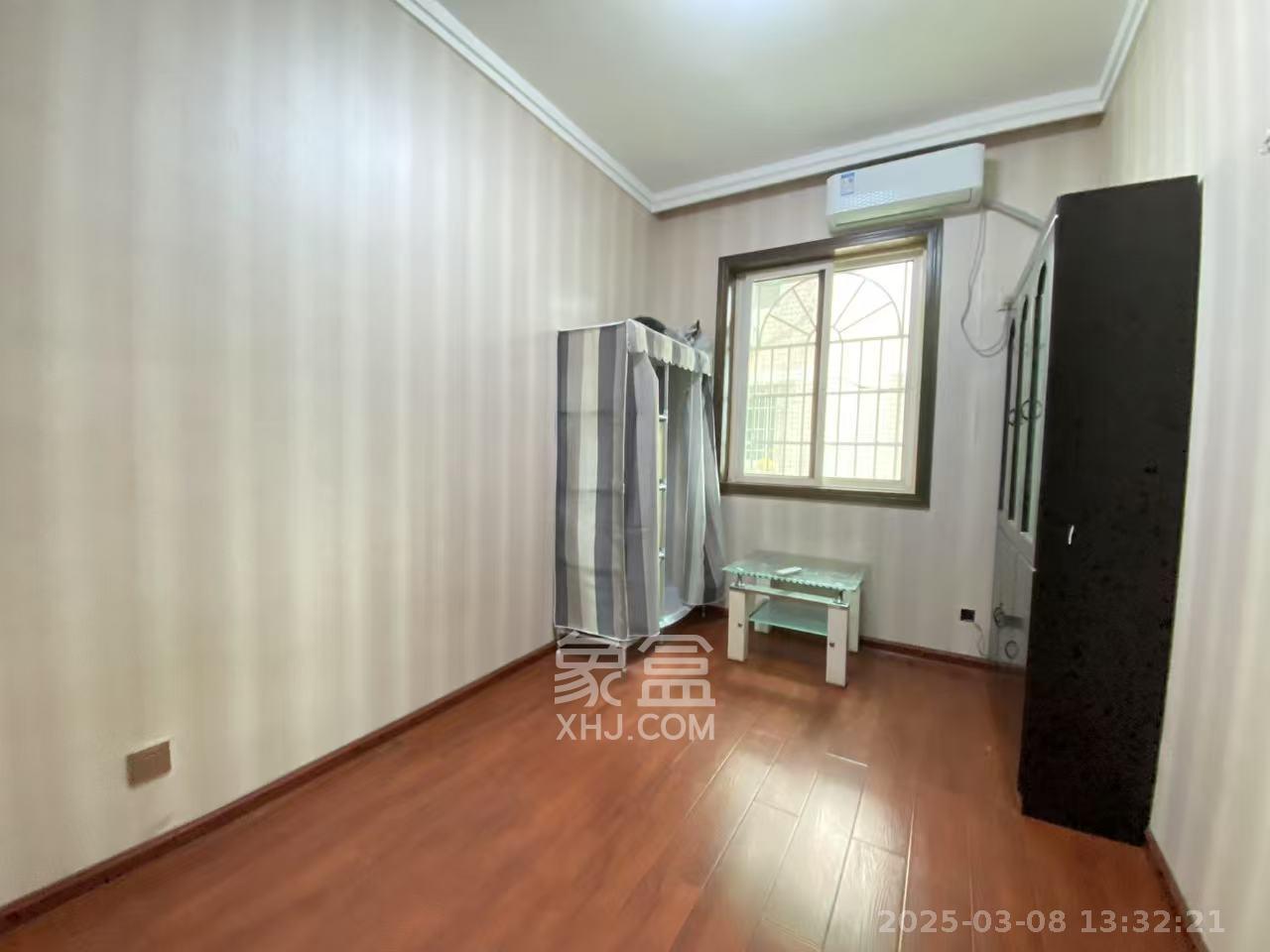 金蕾苑 4室2厅1卫 3700.0元/月 金蕾苑 4室2厅1卫 3700.0元/月室内图