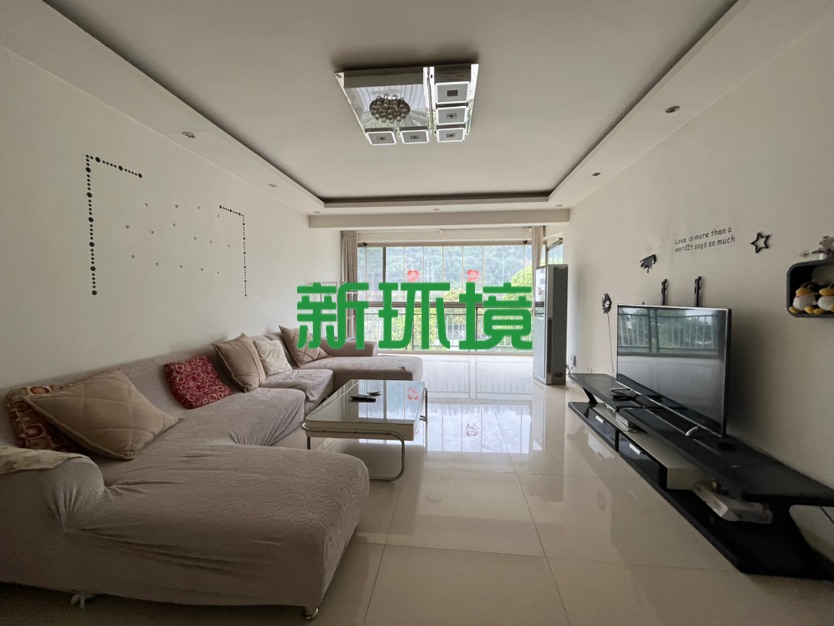 幸福阳光小区 3室2厅2卫 52.8万 幸福阳光小区 3室2厅2卫 52.8万客厅