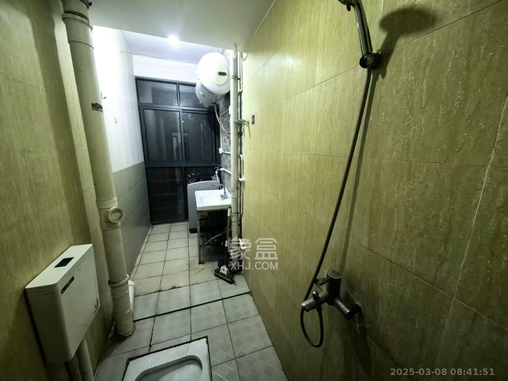 通泰梅岭苑 2室2厅1卫 2550.0元/月 通泰梅岭苑 2室2厅1卫 2550.0元/月室内图