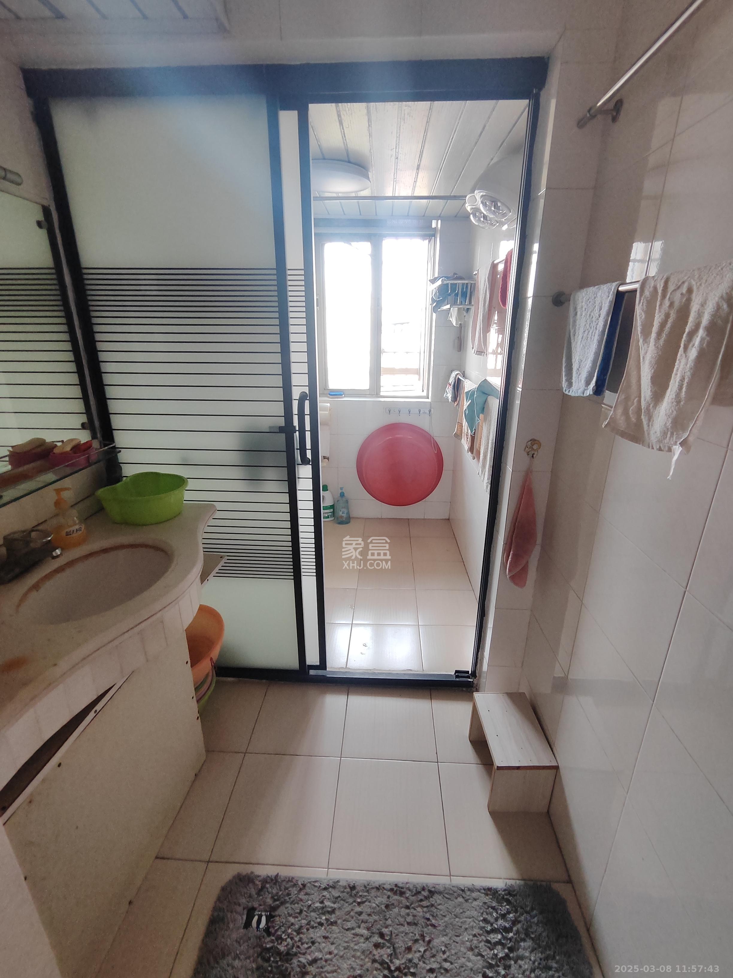 金色比华利 3室2厅1卫 2400.0元/月 金色比华利 3室2厅1卫 2400.0元/月室内图