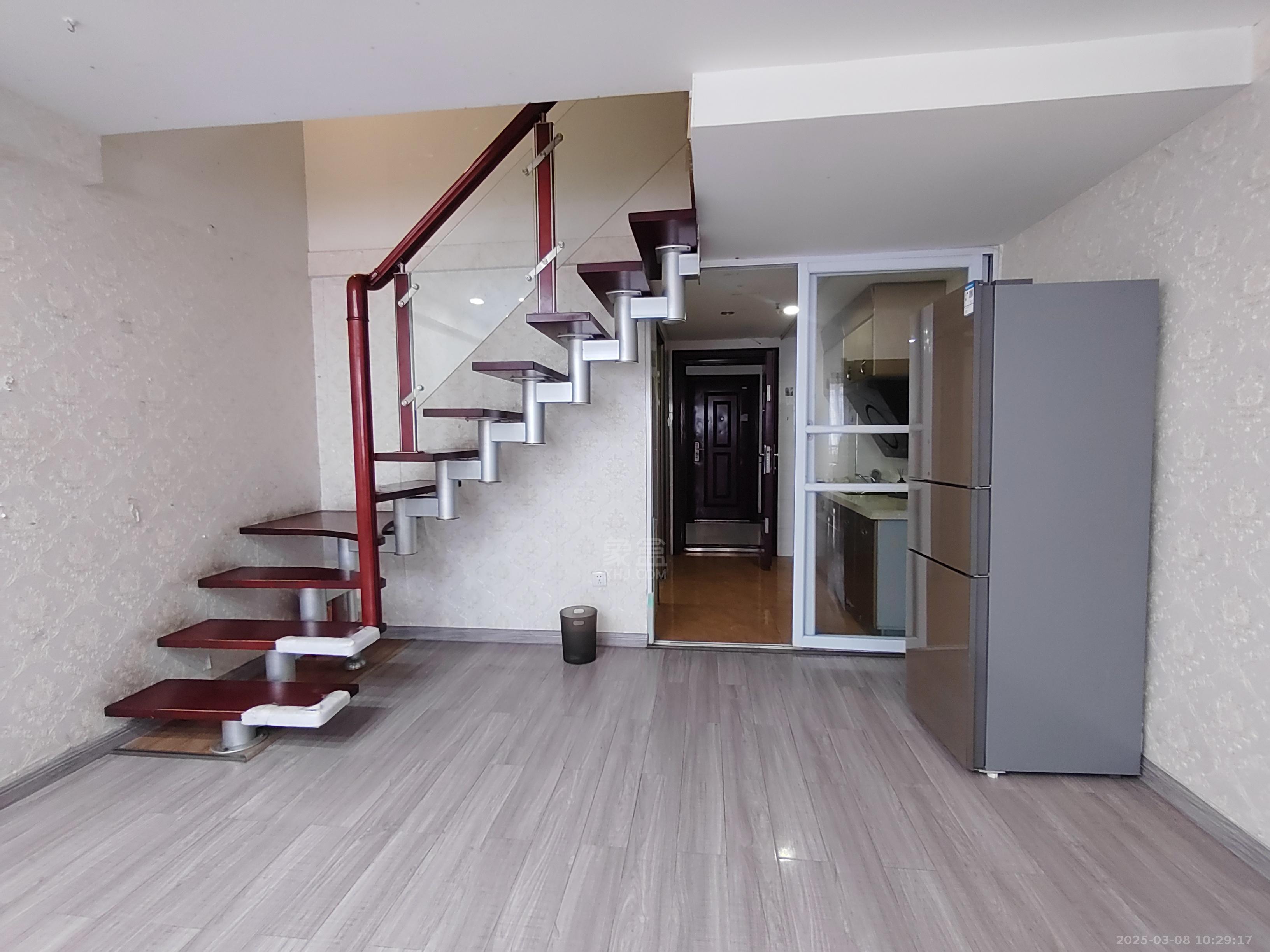 金轮时代广场 2室1厅1卫 1600.0元/月 金轮时代广场 2室1厅1卫 1600.0元/月室内图