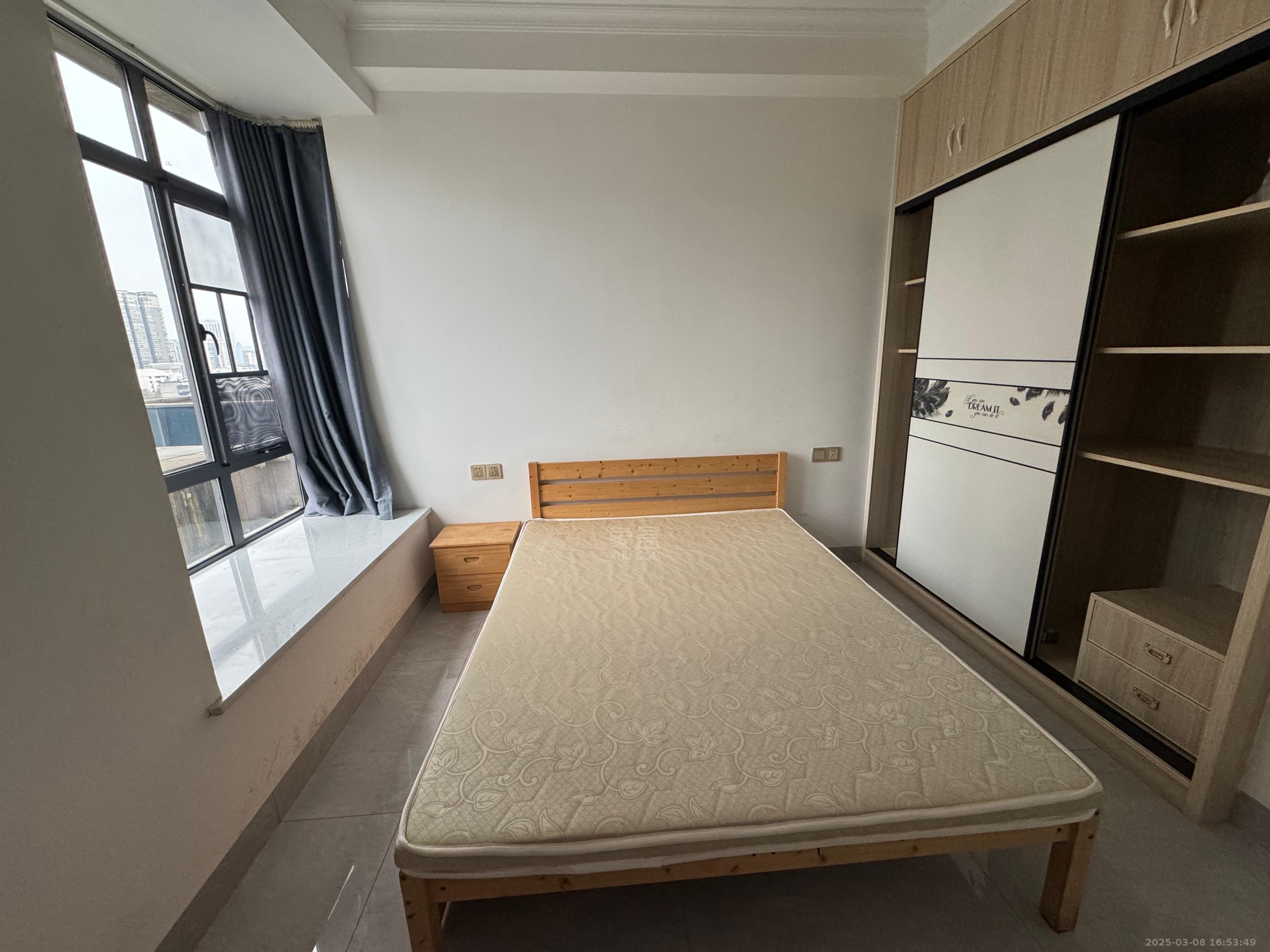 流金岁月-华晨国际 1室1厅1卫 1600.0元/月 流金岁月-华晨国际 1室1厅1卫 1600.0元/月室内图