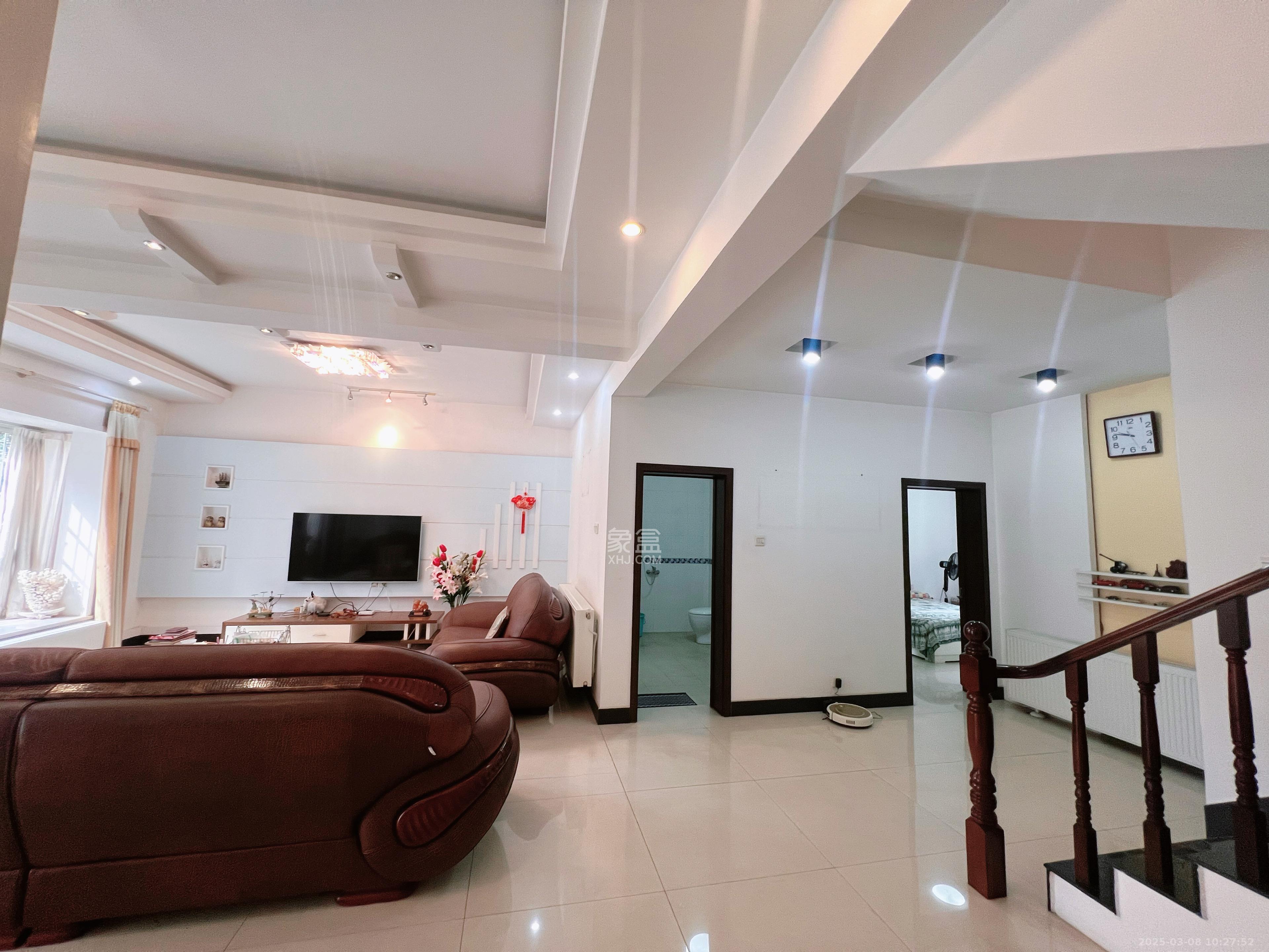 金侨世纪苑 5室2厅3卫 95.0万 金侨世纪苑 5室2厅3卫 95.0万室内图