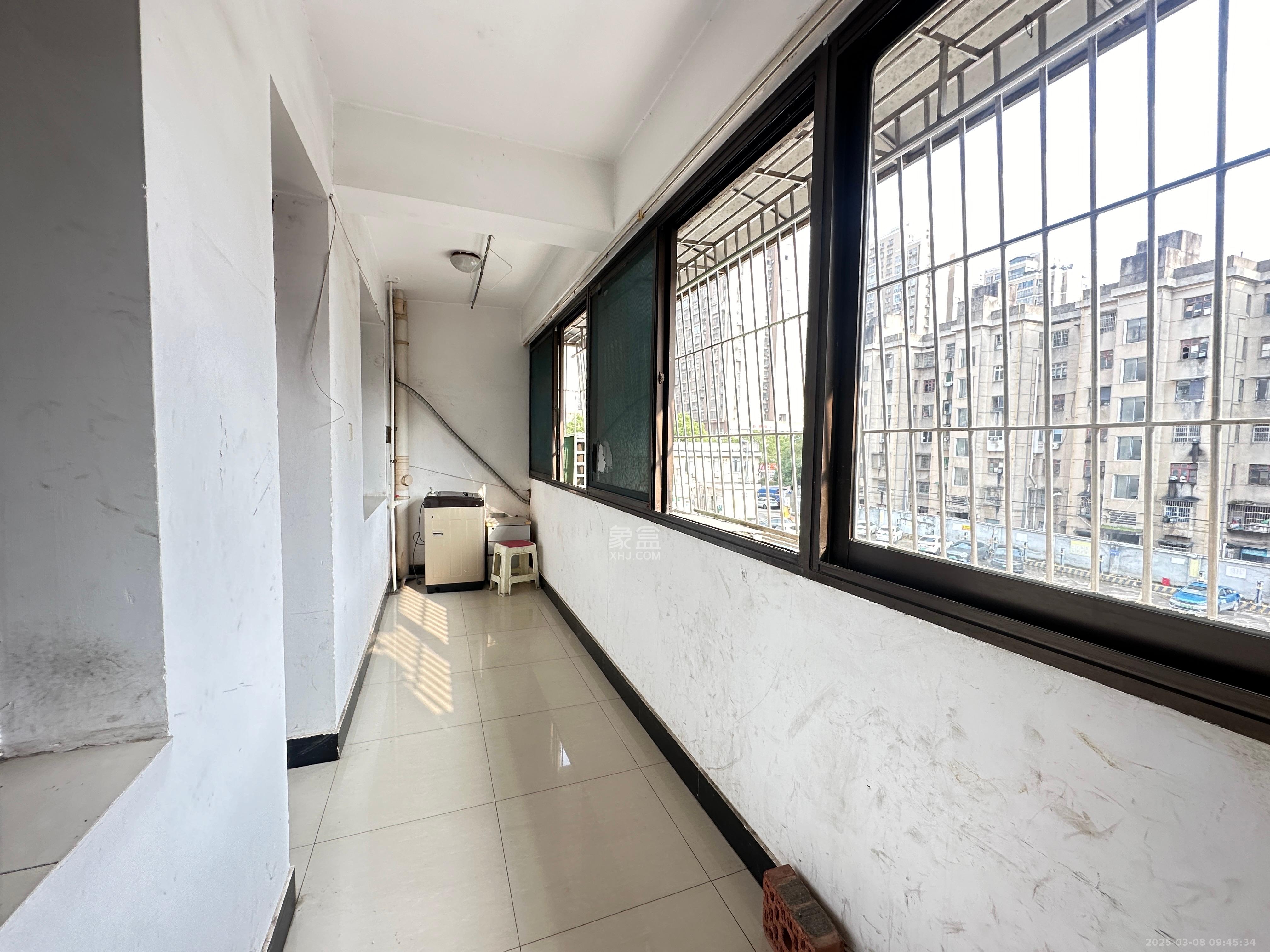 长沙农商行双塘宿舍  4室2厅1卫    2000.0元/月 长沙农商行双塘宿舍  4室2厅1卫    2000.0元/月室内图