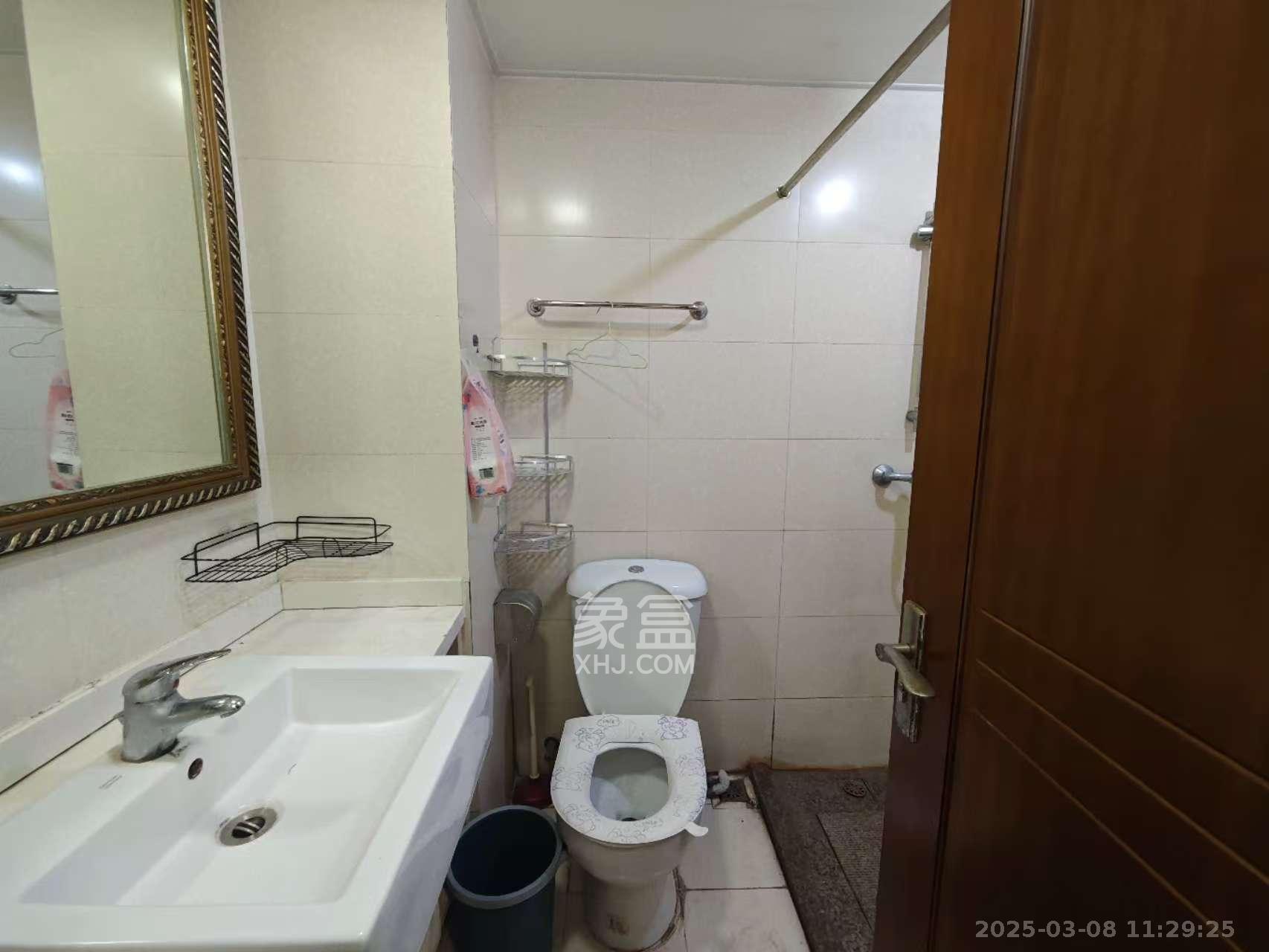 兰亭优壳(隽峰苑) 1室0厅1卫 900.0元/月 兰亭优壳(隽峰苑) 1室0厅1卫 900.0元/月室内图