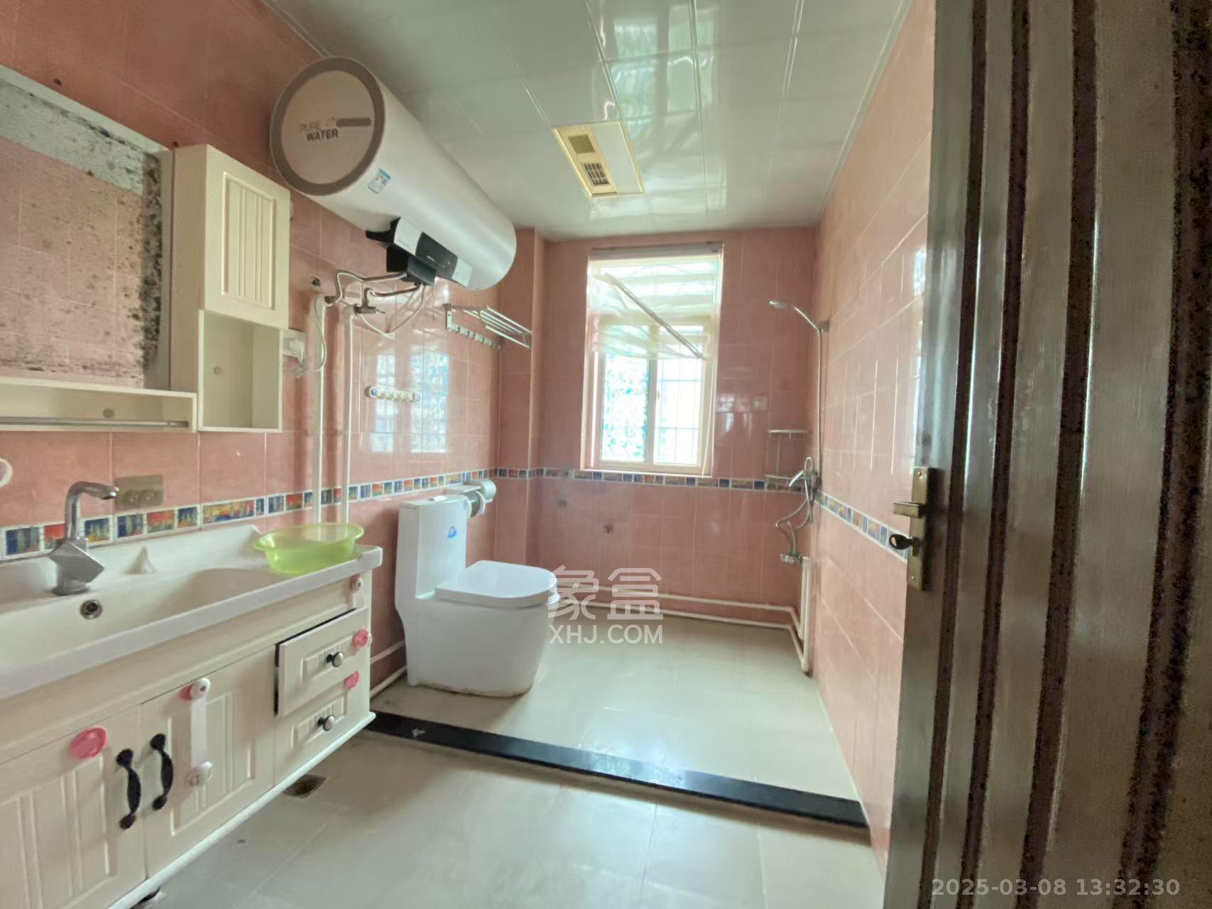 金蕾苑 4室2厅1卫 3700.0元/月 金蕾苑 4室2厅1卫 3700.0元/月室内图