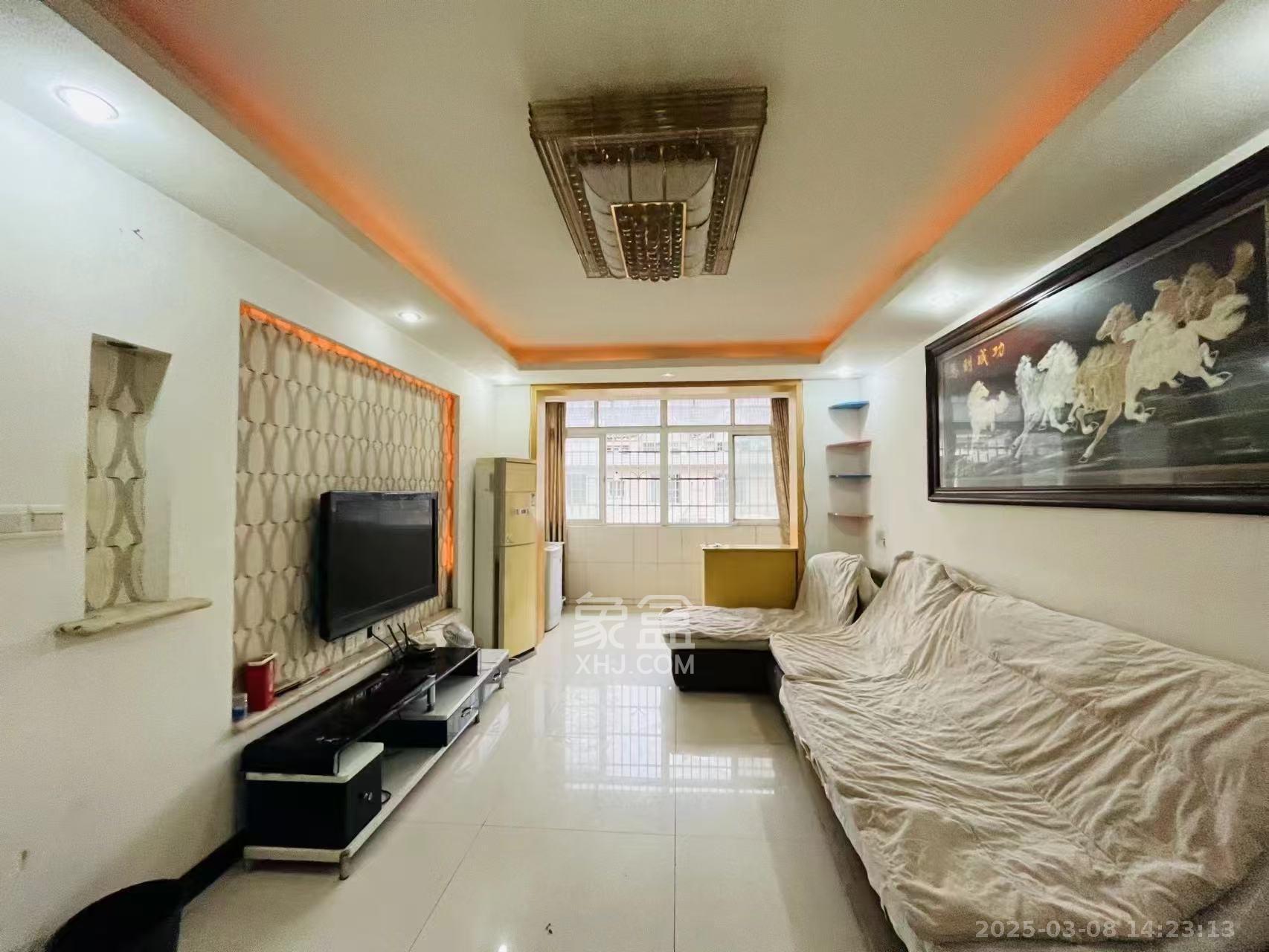 麓谷锦和园 4室2厅2卫 2600.0元/月 麓谷锦和园 4室2厅2卫 2600.0元/月室内图