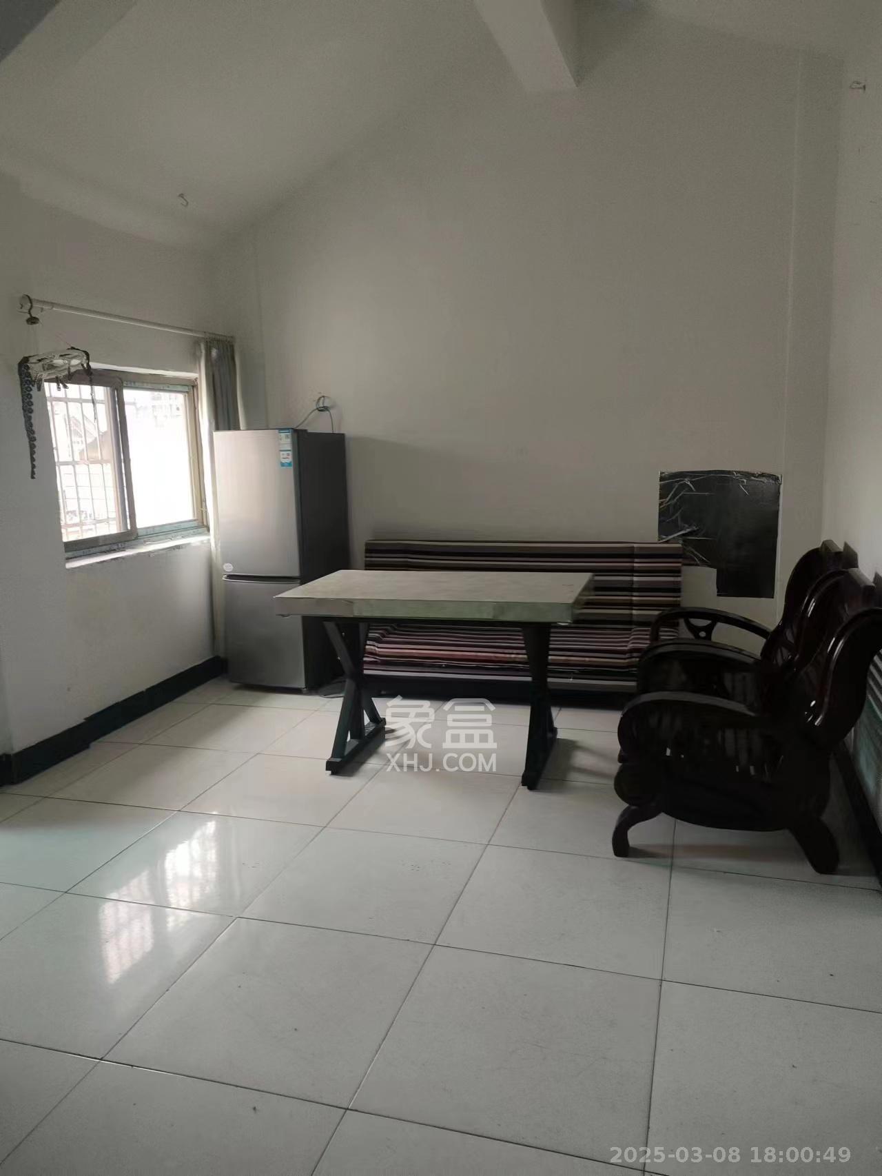 扬帆小区 2室1厅1卫 1200.0元/月 扬帆小区 2室1厅1卫 1200.0元/月室内图