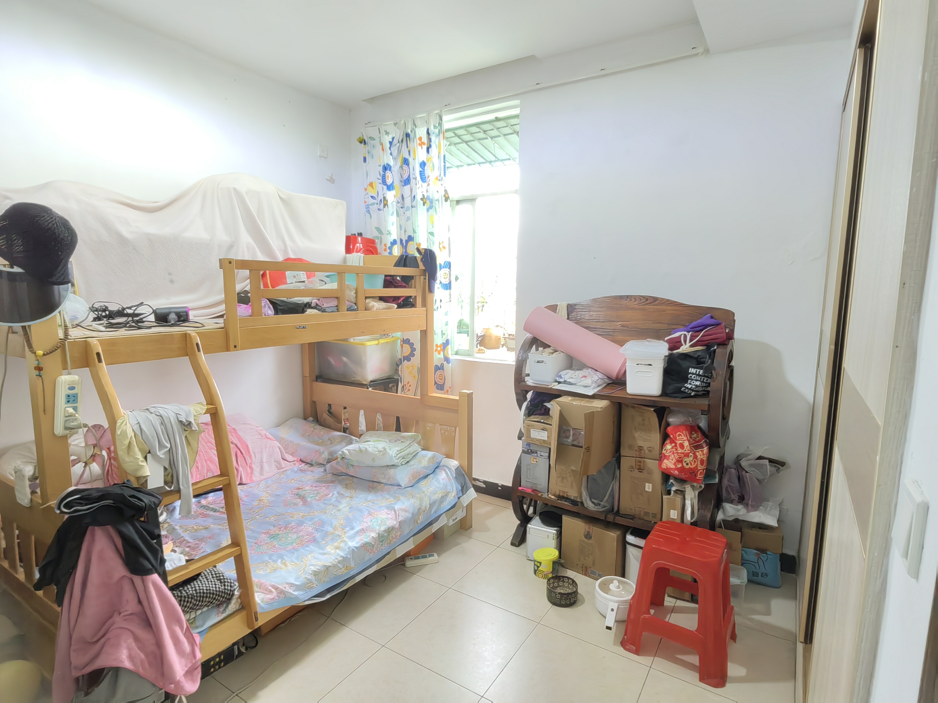 立天公寓 2室2厅1卫 56.0万 立天公寓 2室2厅1卫 56.0万客厅