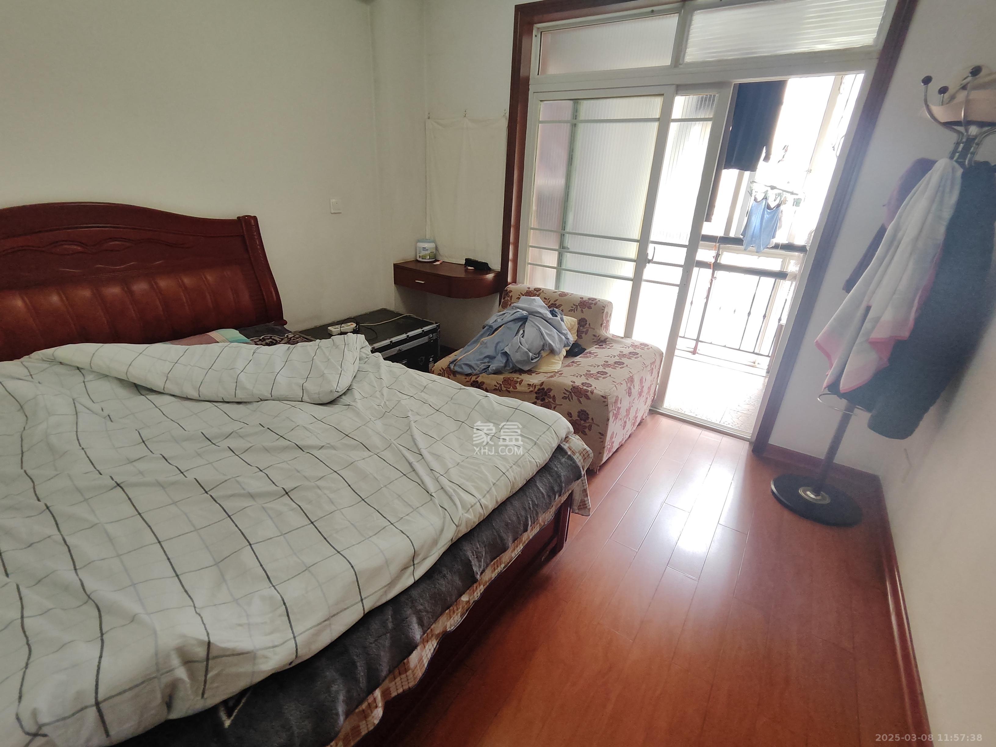 金色比华利 3室2厅1卫 2400.0元/月 金色比华利 3室2厅1卫 2400.0元/月室内图