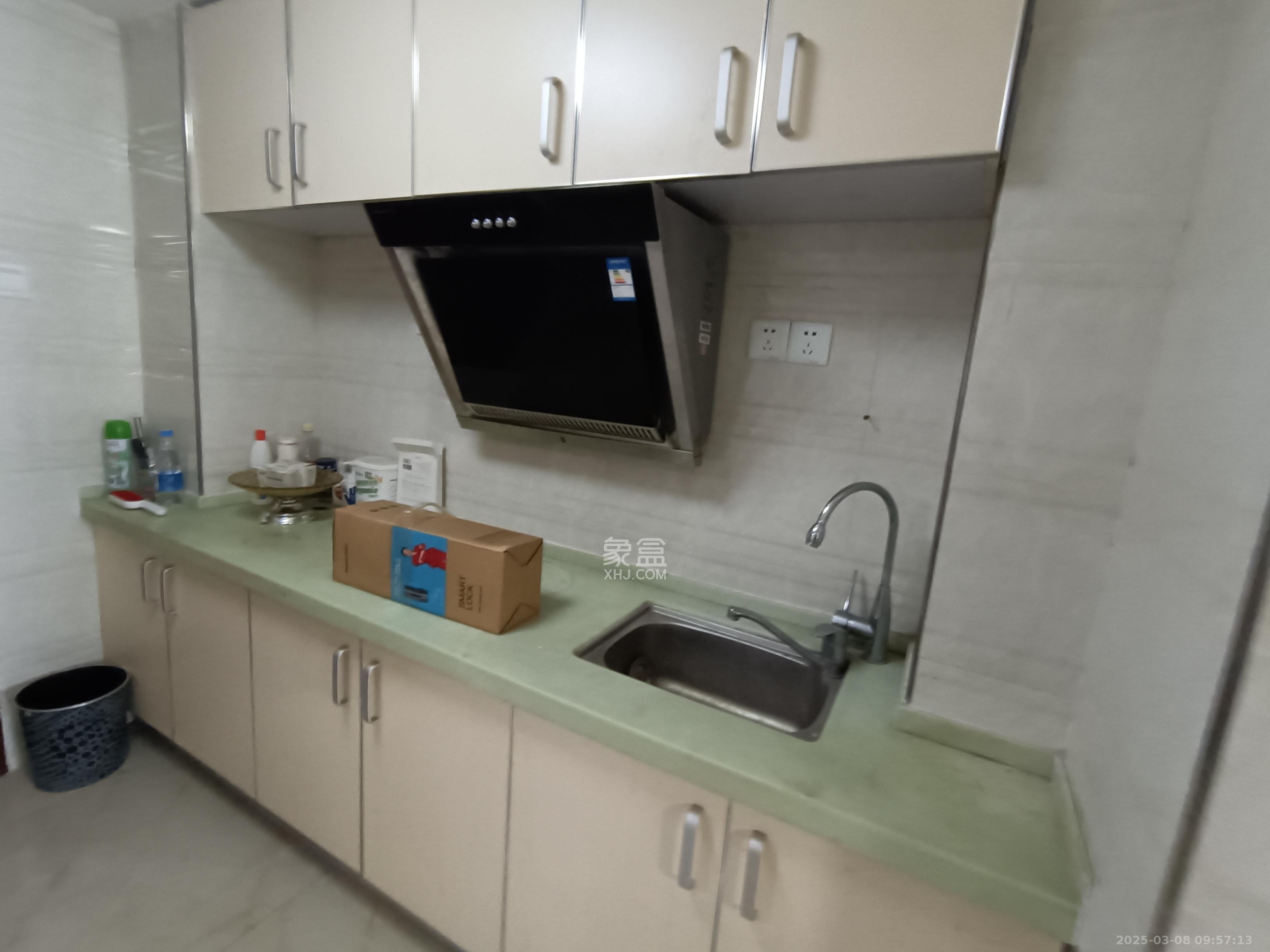 融圣国际  1室1厅1卫    3500.0元/月 融圣国际  1室1厅1卫    3500.0元/月