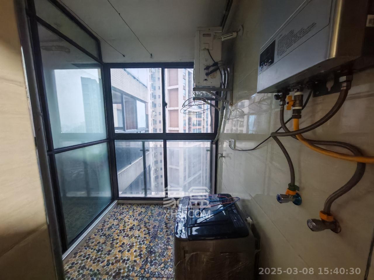 达美D6区  3室2厅1卫    2600.0元/月室内图