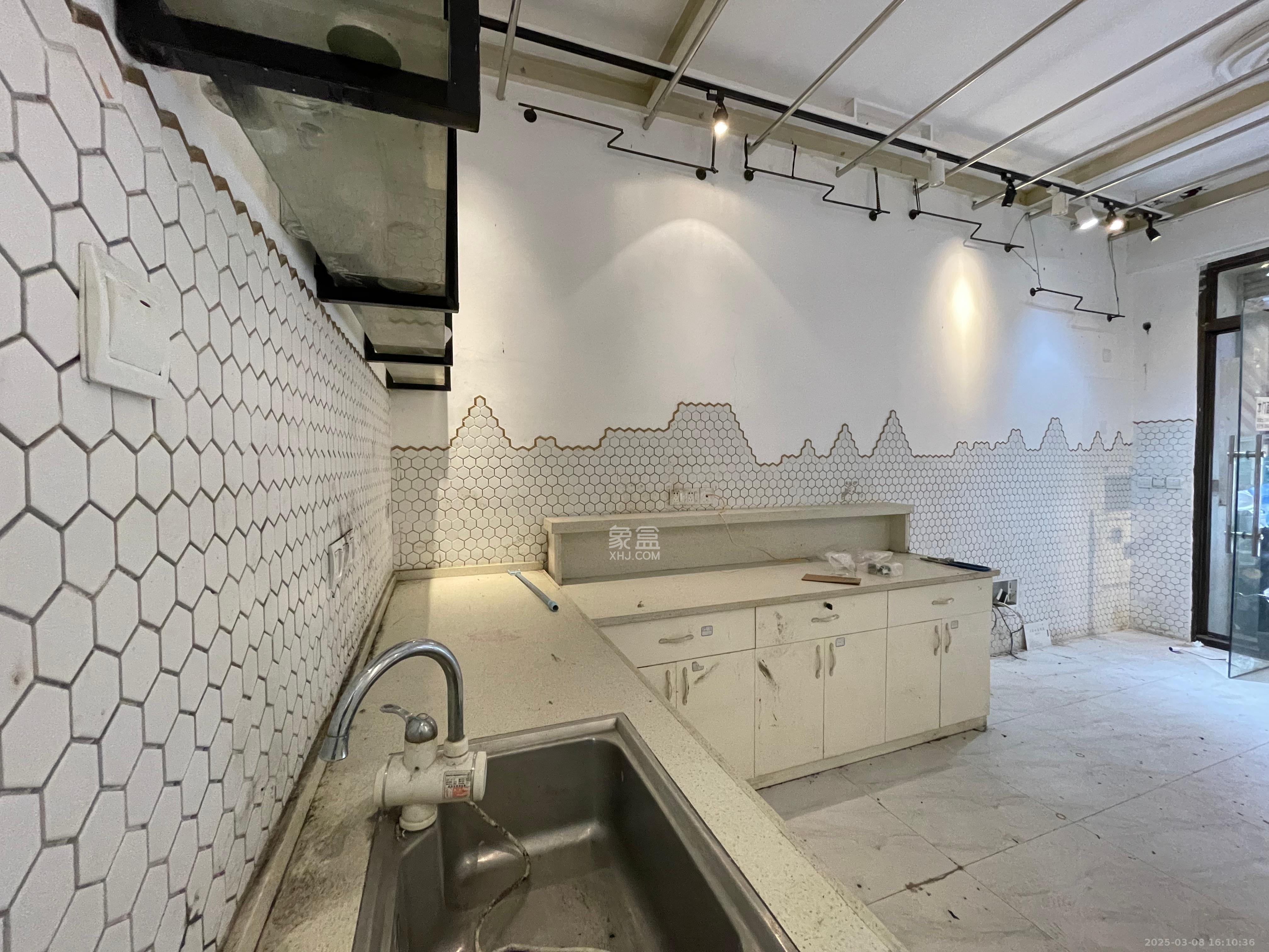 恒大名都   29.93㎡      1600.0元/月室内图