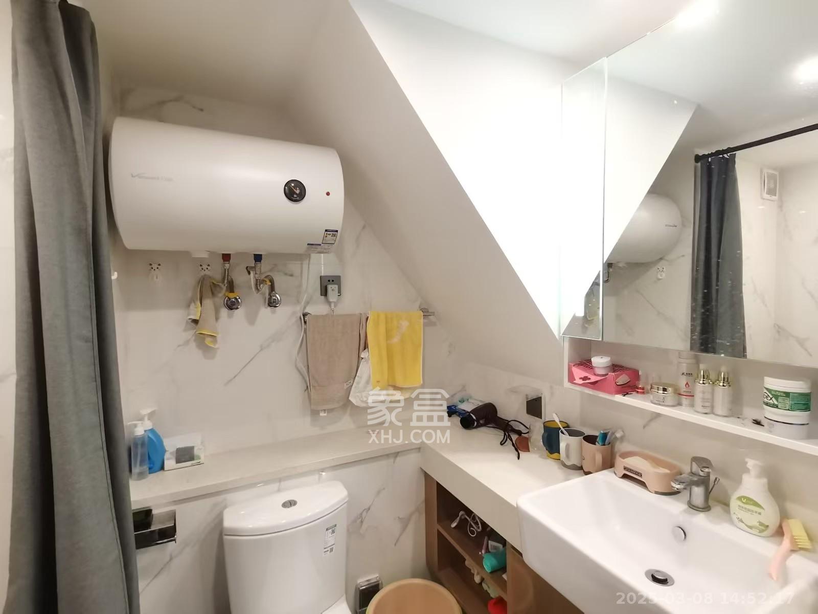 达美寰宇中心 2室2厅1卫 3200.0元/月 达美寰宇中心 2室2厅1卫 3200.0元/月室内图