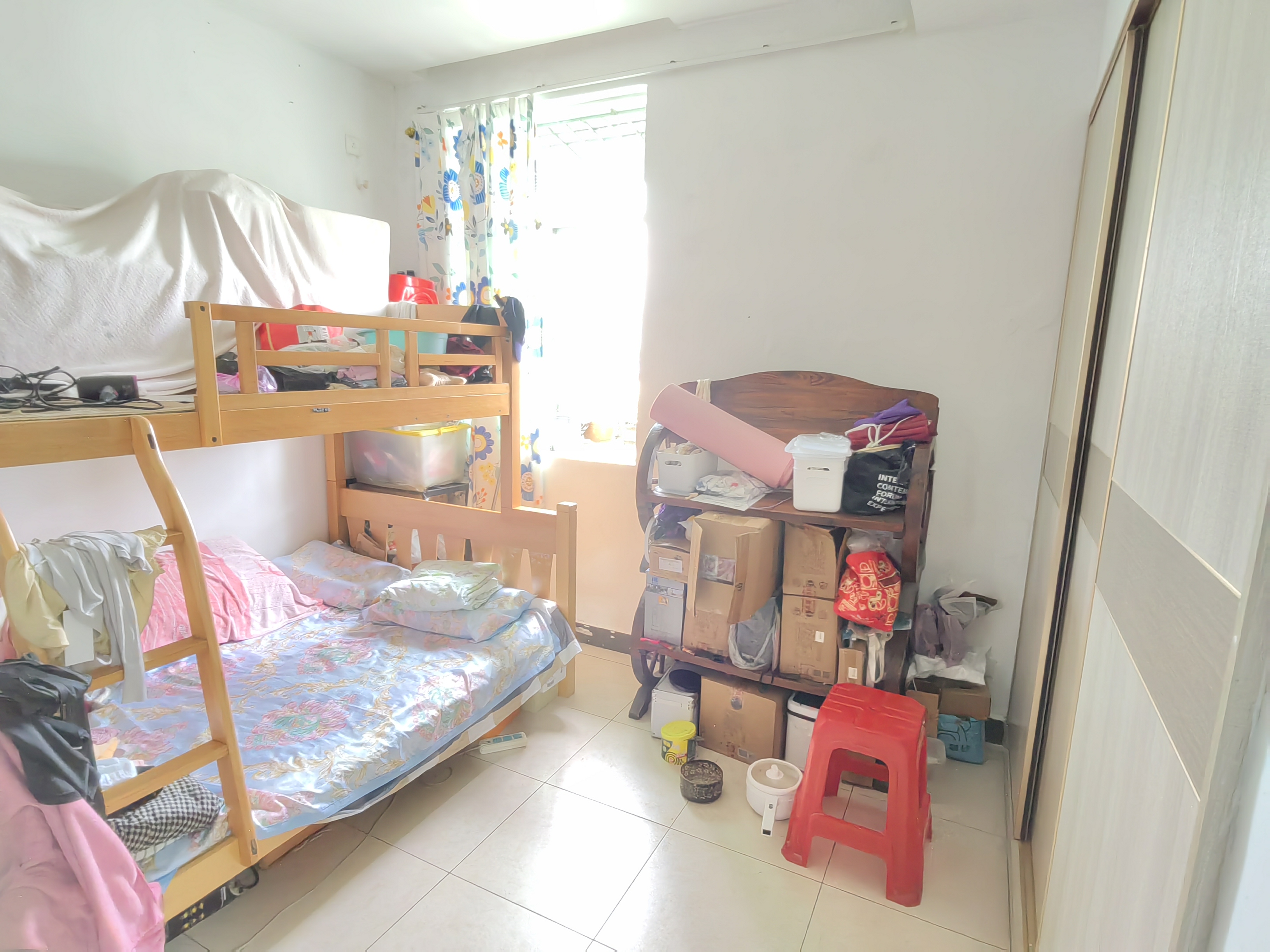 立天公寓 2室2厅1卫 56.0万 立天公寓 2室2厅1卫 56.0万客厅