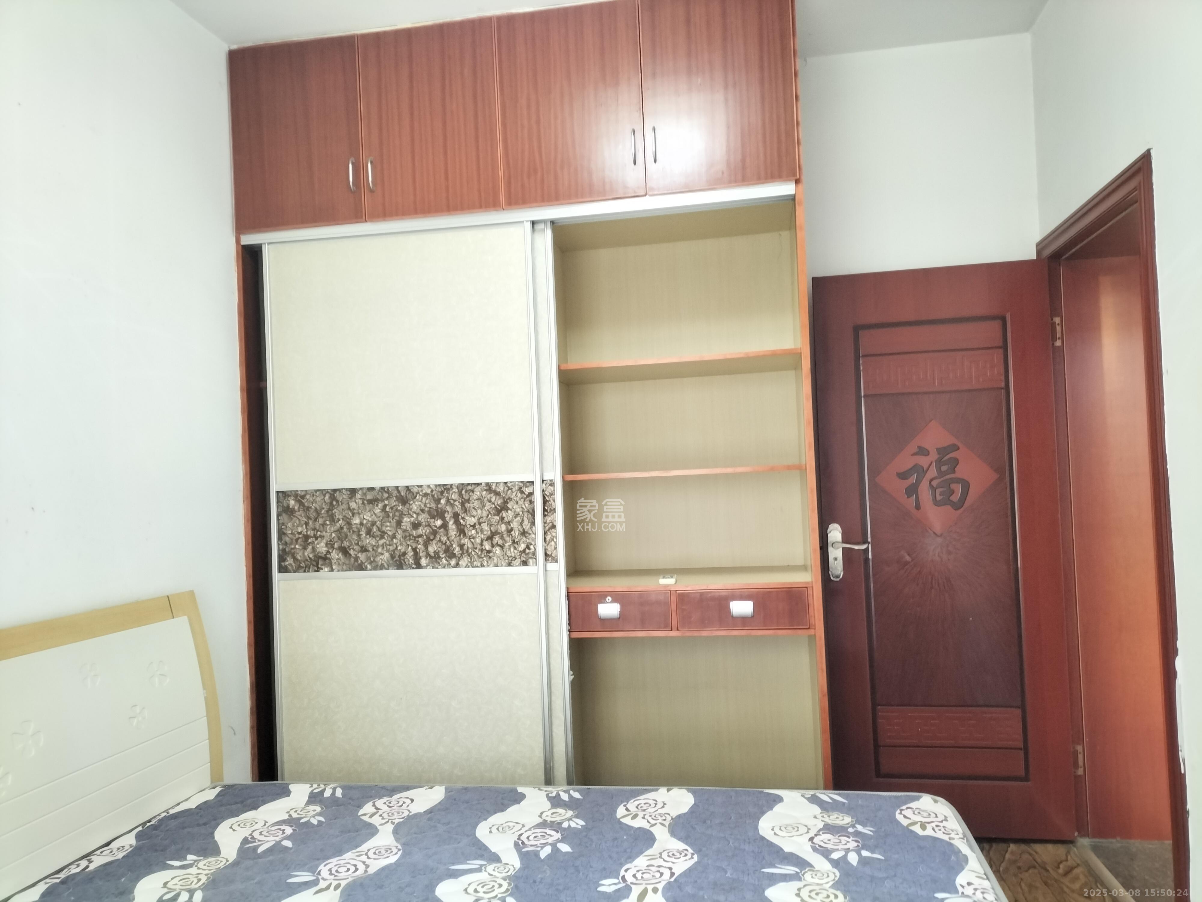 长丰小区 3室2厅1卫 2300.0元/月 长丰小区 3室2厅1卫 2300.0元/月室内图