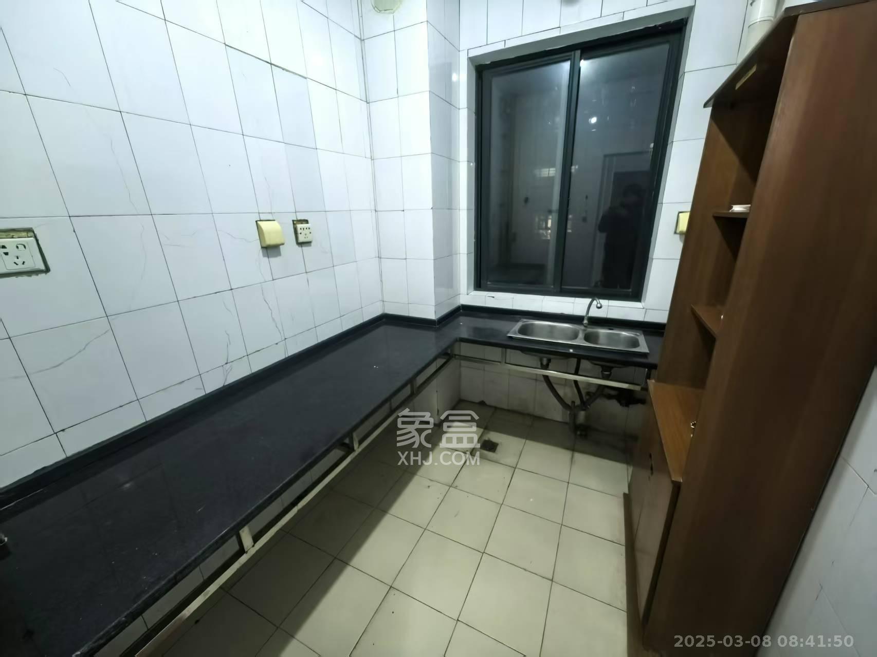 通泰梅岭苑 2室2厅1卫 2550.0元/月 通泰梅岭苑 2室2厅1卫 2550.0元/月室内图