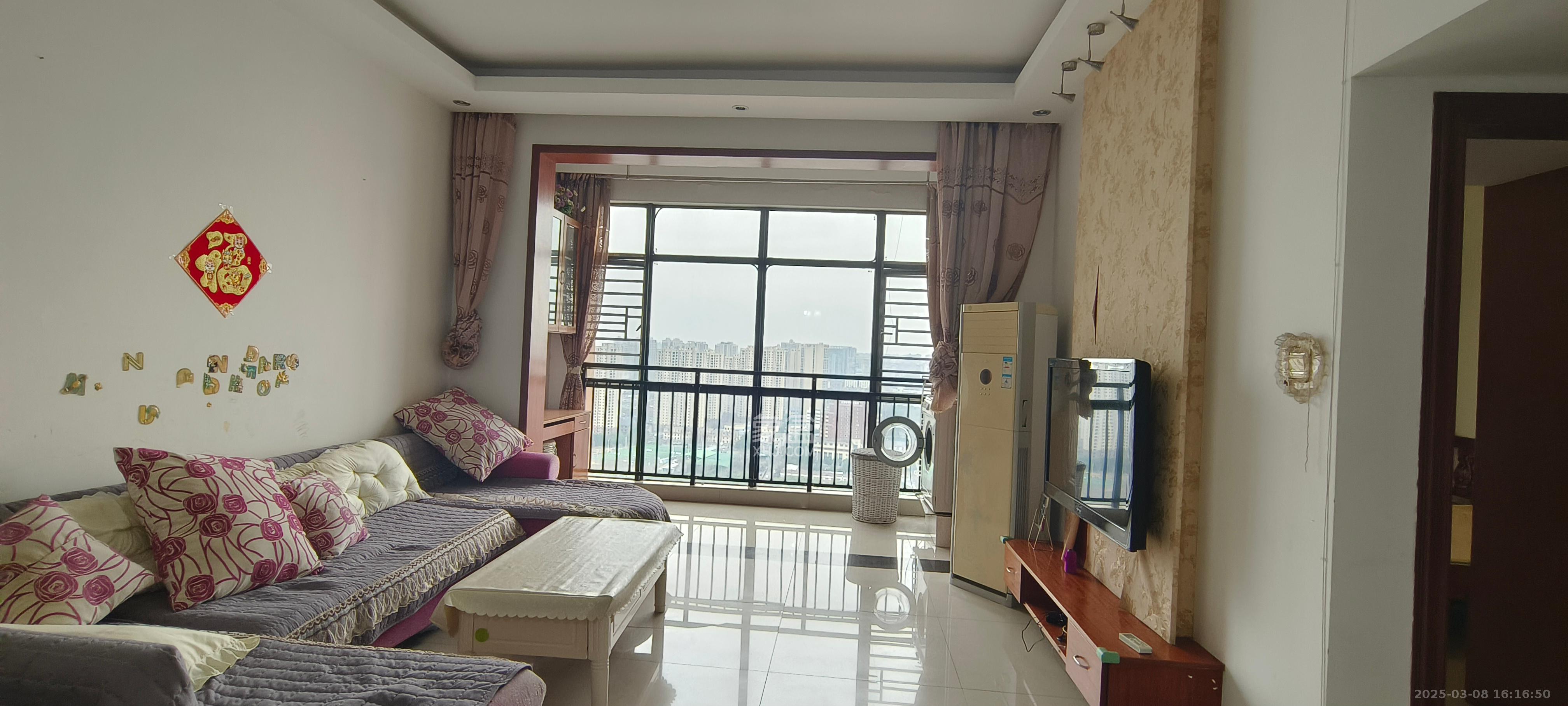 山水花都 2室2厅1卫 2350.0元/月 山水花都 2室2厅1卫 2350.0元/月室内图