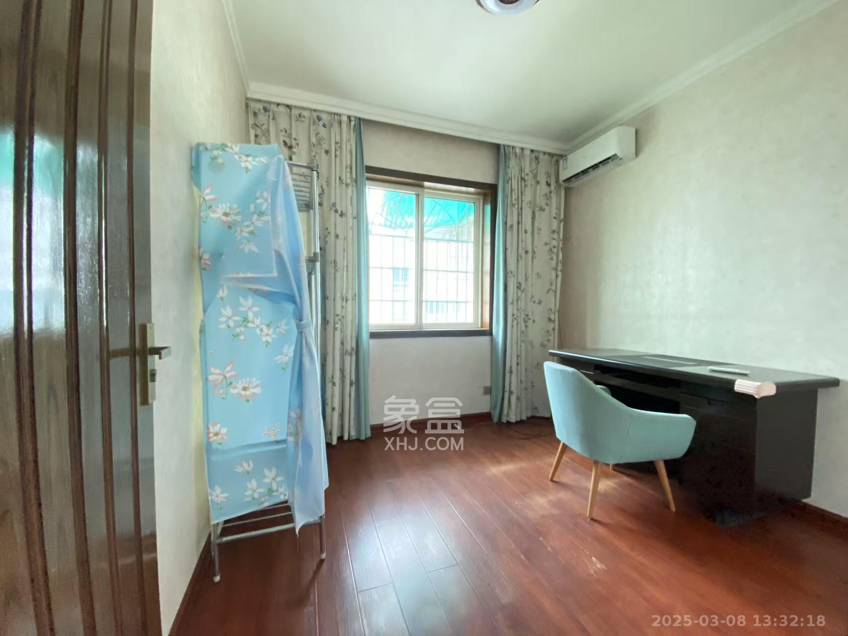 金蕾苑 4室2厅1卫 3700.0元/月 金蕾苑 4室2厅1卫 3700.0元/月室内图