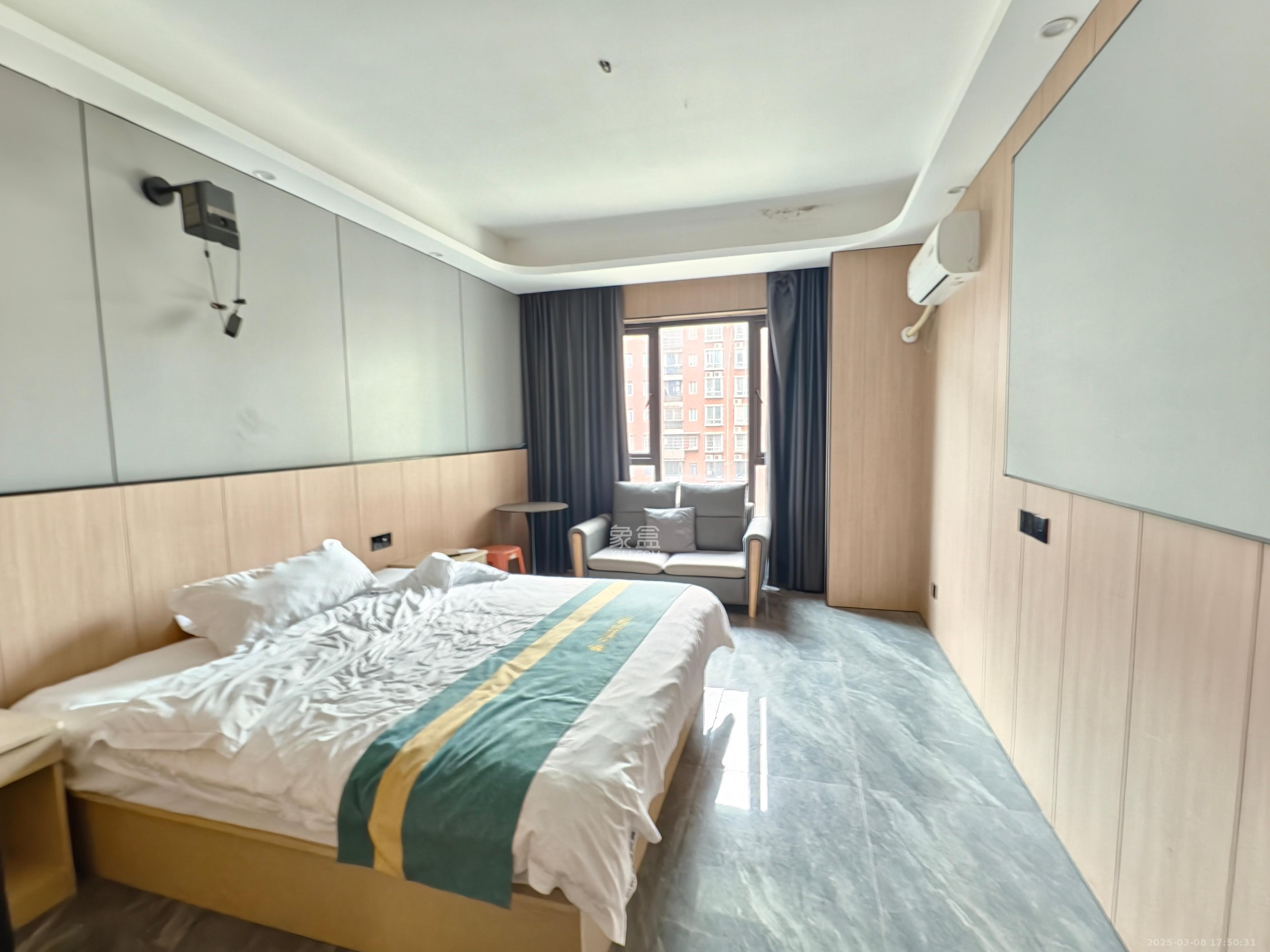 蓝光雍锦半岛   39.0㎡     1500.00元/月