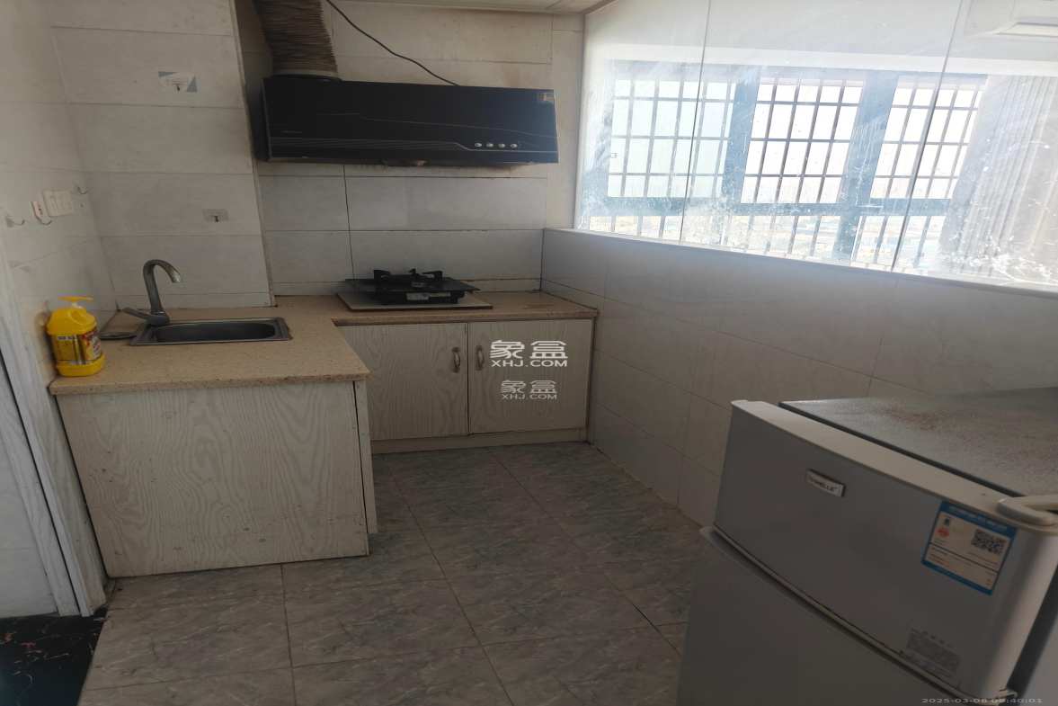 蝴蝶谷 1室1厅1卫 1200.0元/月 蝴蝶谷 1室1厅1卫 1200.0元/月室内图