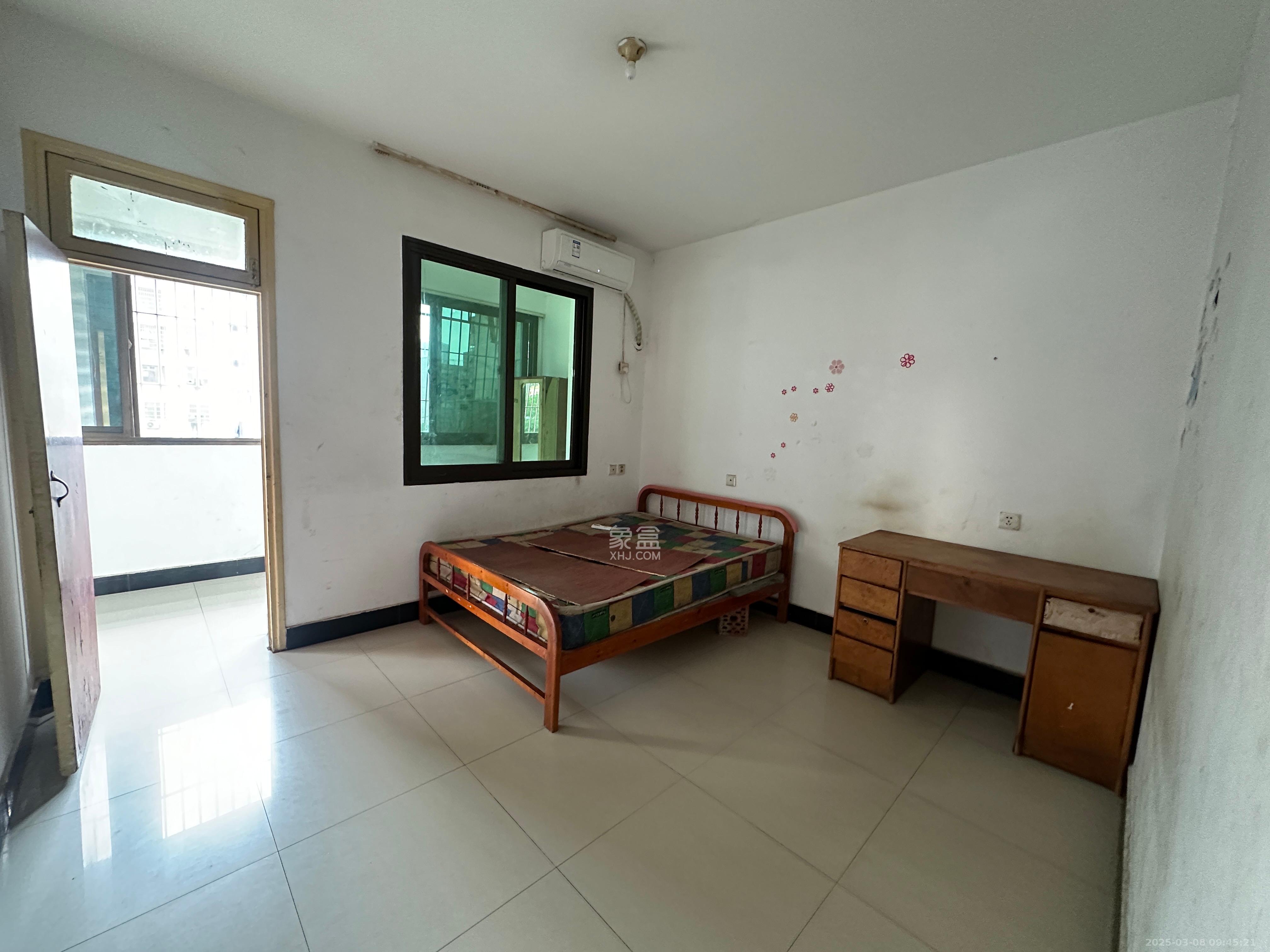 长沙农商行双塘宿舍  4室2厅1卫    2000.0元/月 长沙农商行双塘宿舍  4室2厅1卫    2000.0元/月室内图