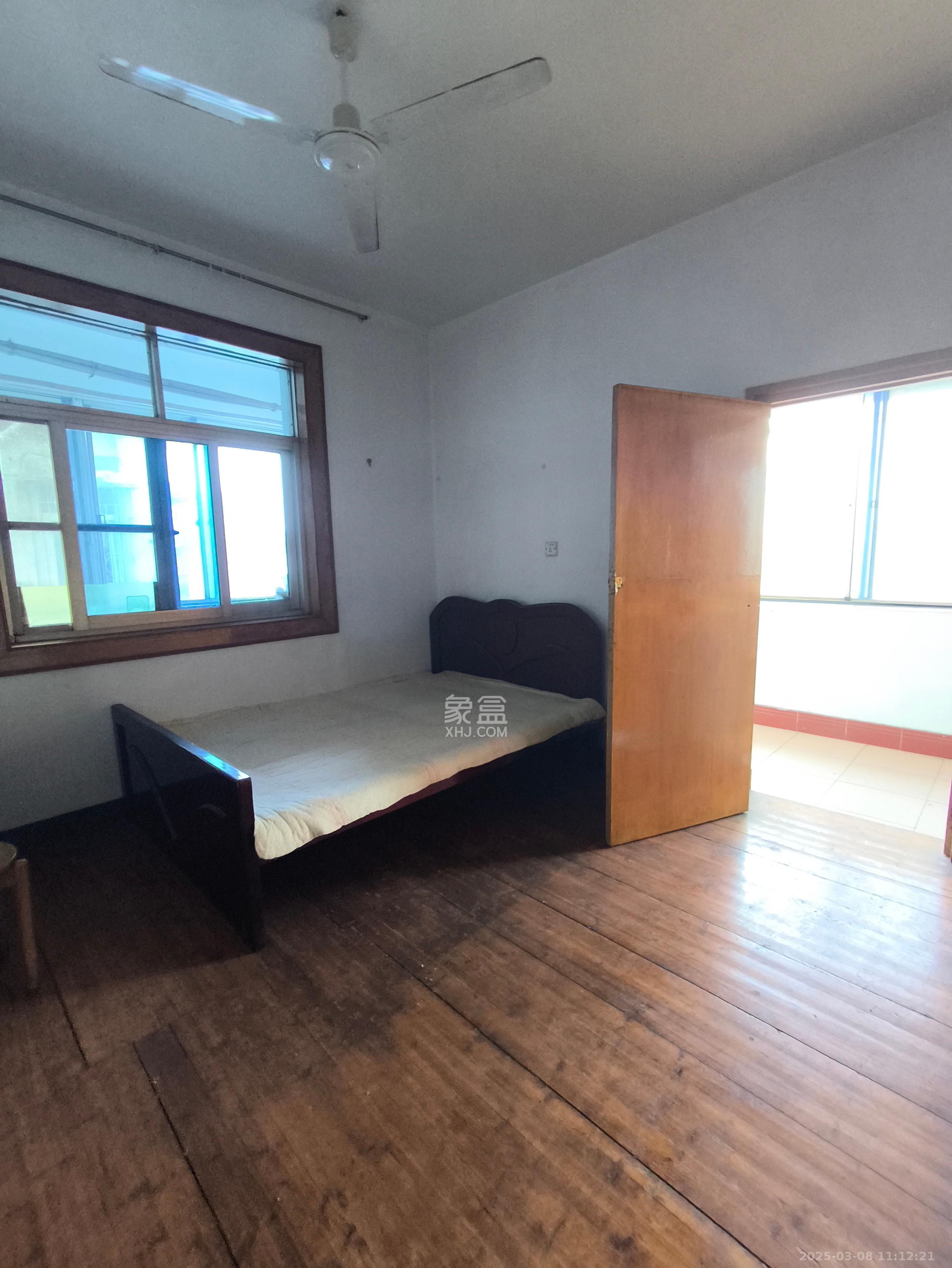 通发公寓  1室0厅0卫   1600.00元/月室内图