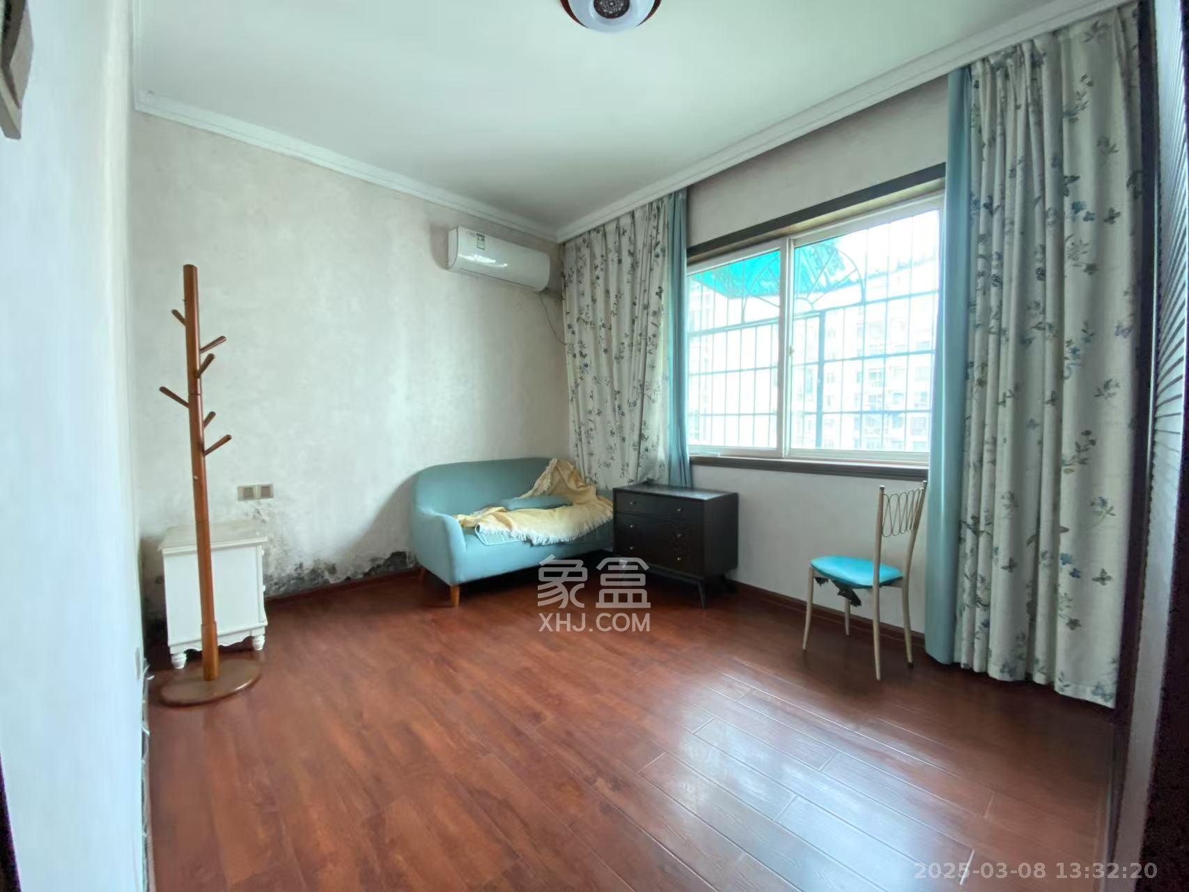 金蕾苑 4室2厅1卫 3700.0元/月 金蕾苑 4室2厅1卫 3700.0元/月室内图