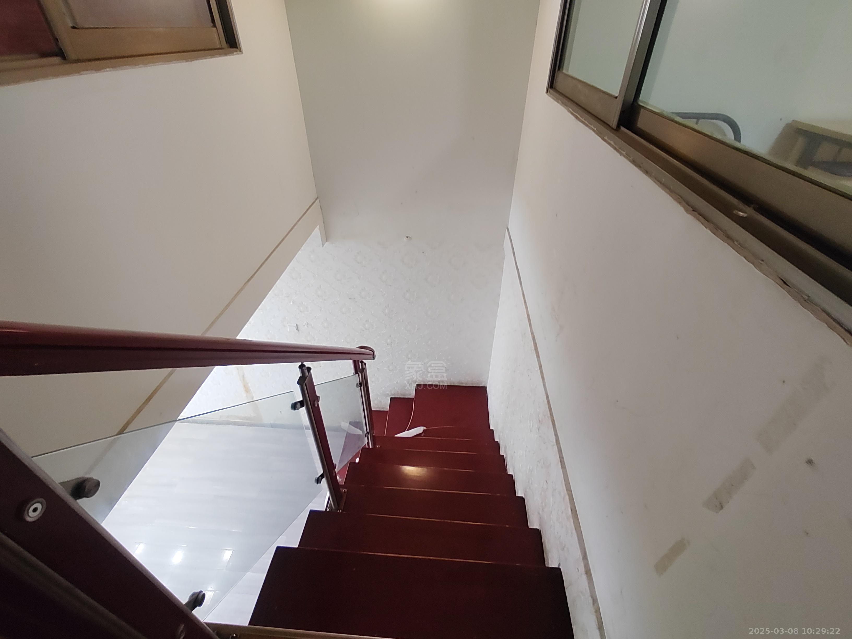 金轮时代广场 2室1厅1卫 1600.0元/月 金轮时代广场 2室1厅1卫 1600.0元/月室内图