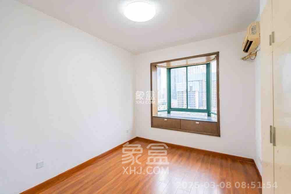 四季阳光花城 4室2厅2卫 4500.0元/月 四季阳光花城 4室2厅2卫 4500.0元/月室内图