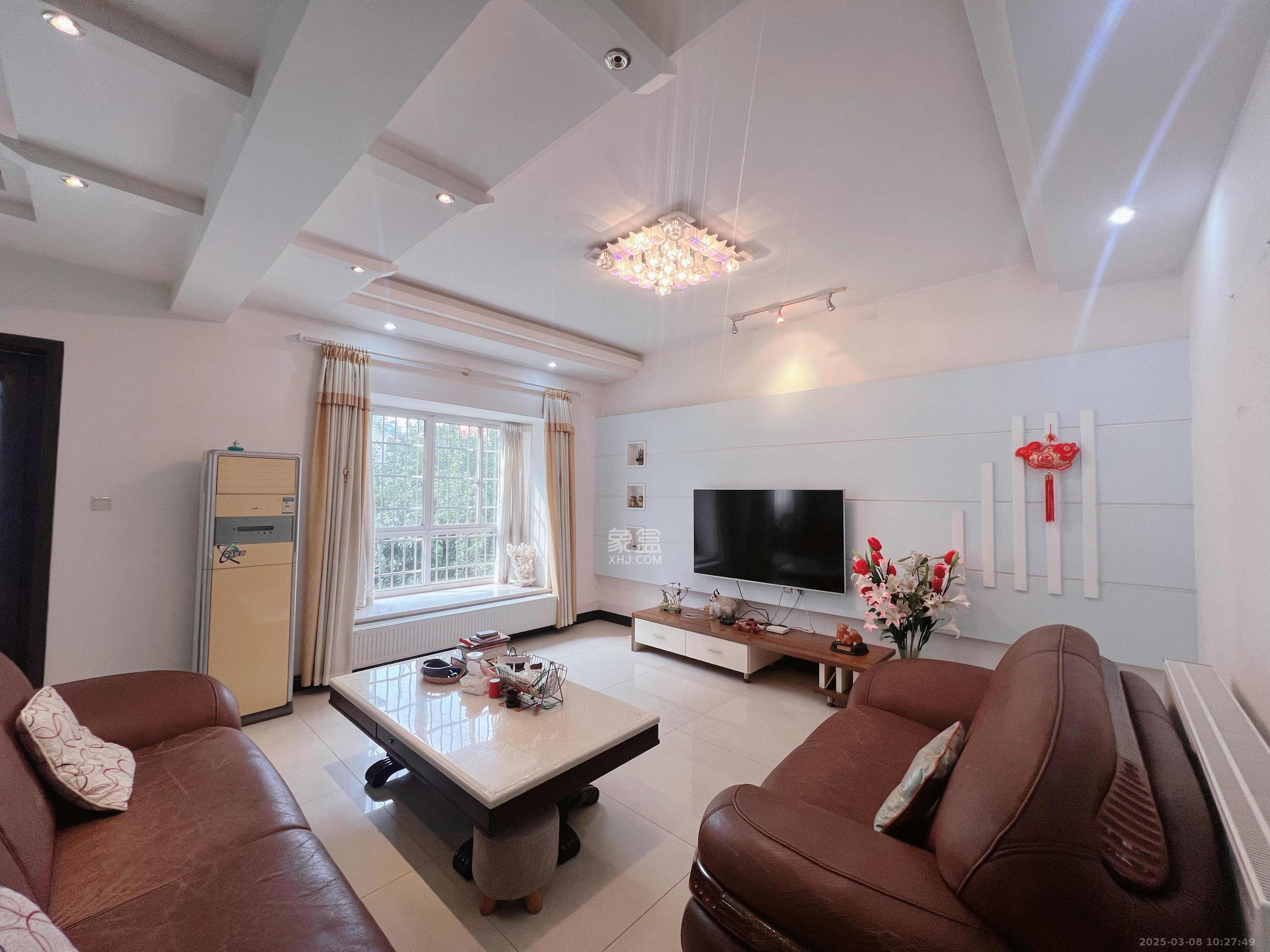 金侨世纪苑 5室2厅3卫 95.0万 金侨世纪苑 5室2厅3卫 95.0万室内图