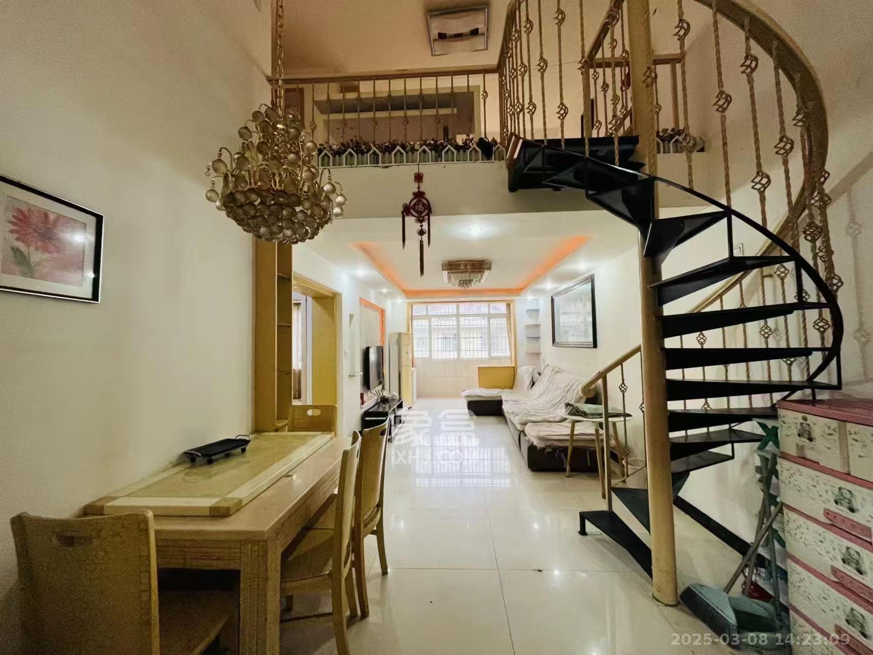 麓谷锦和园 4室2厅2卫 2600.0元/月 麓谷锦和园 4室2厅2卫 2600.0元/月室内图