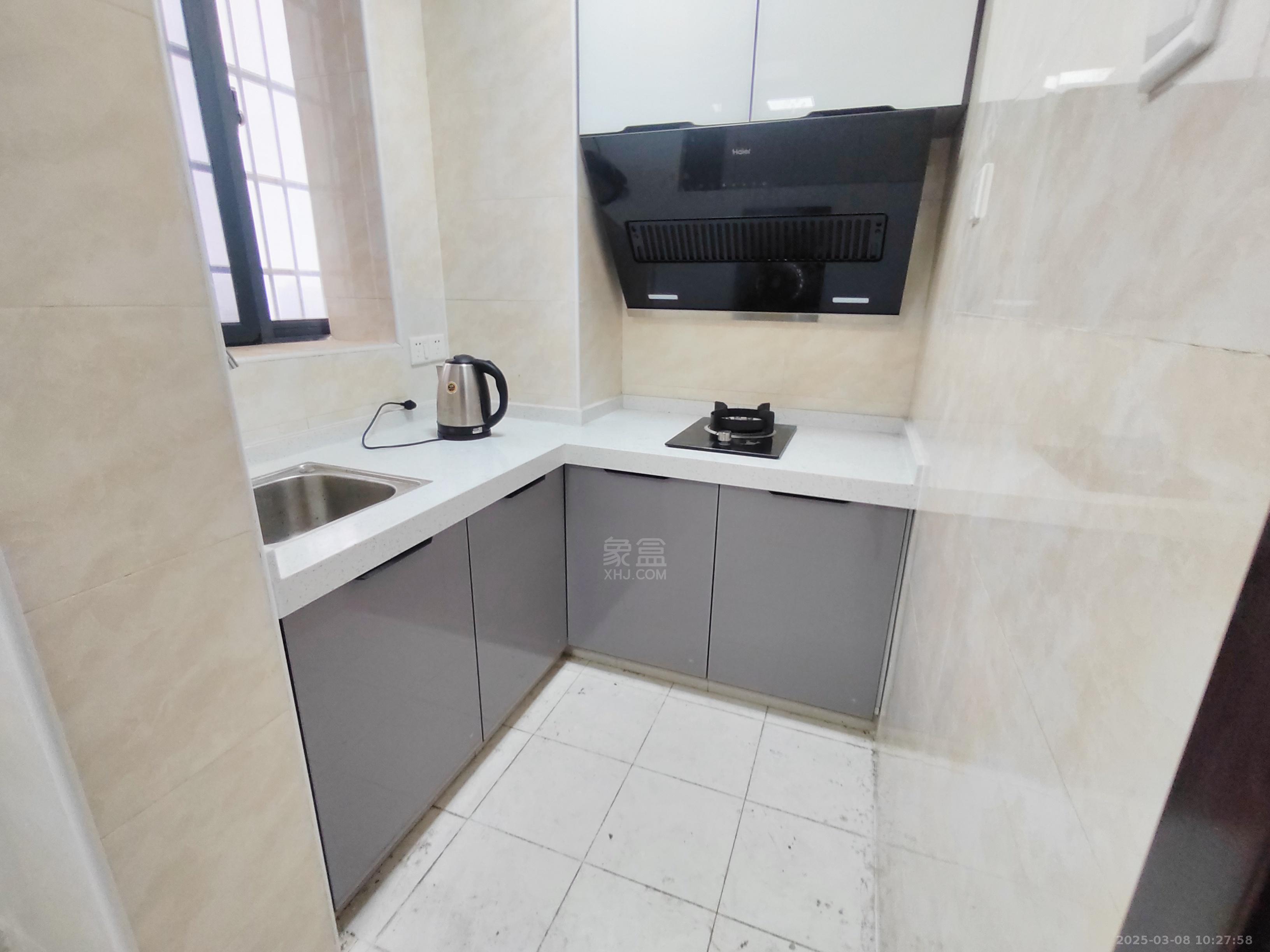 东城商业广场(东成) 1室1厅1卫 1300.0元/月 东城商业广场(东成) 1室1厅1卫 1300.0元/月室内图