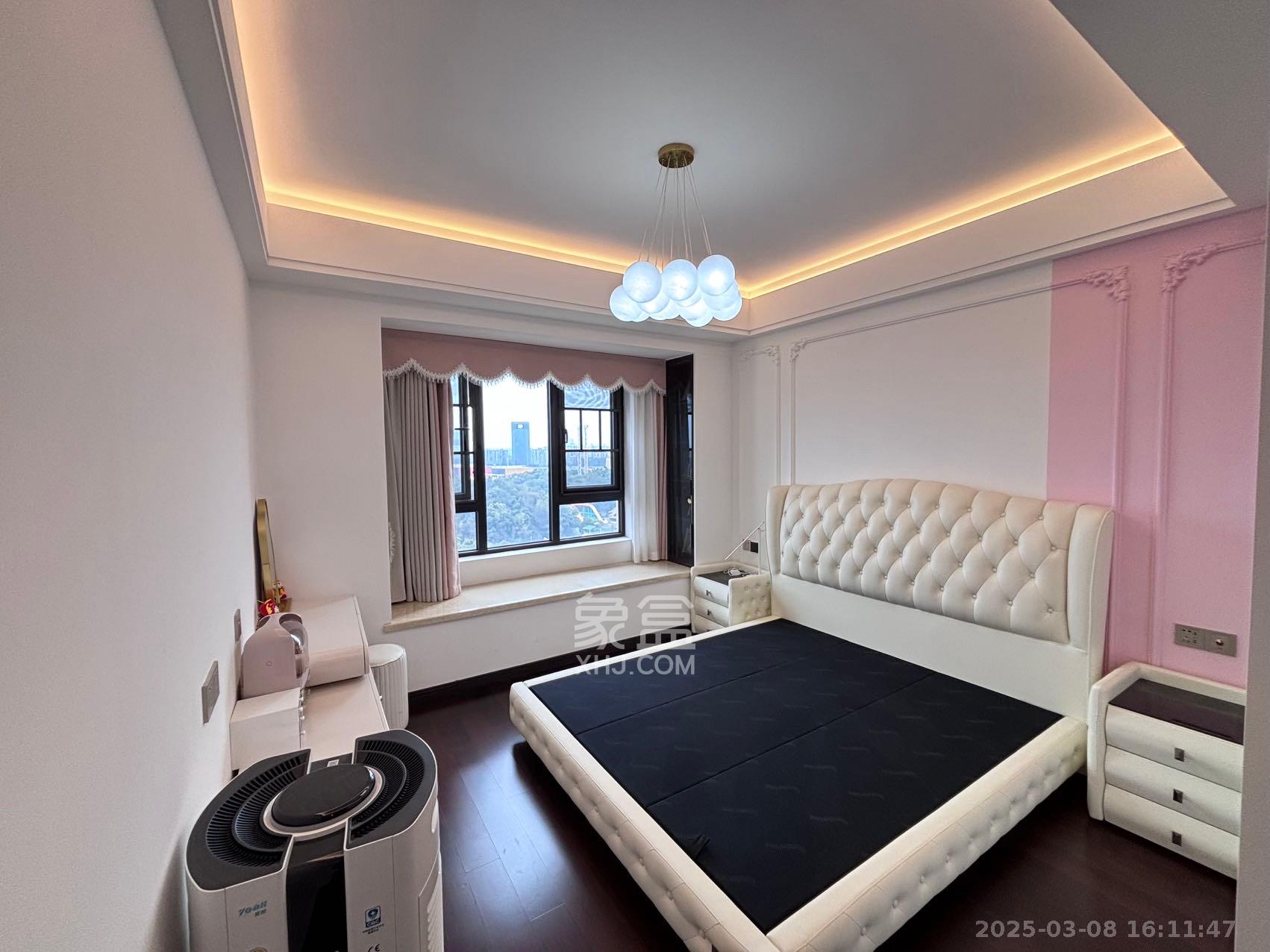 东原麓印长江E区  4室2厅2卫    5200.0元/月 东原麓印长江E区  4室2厅2卫    5200.0元/月室内图